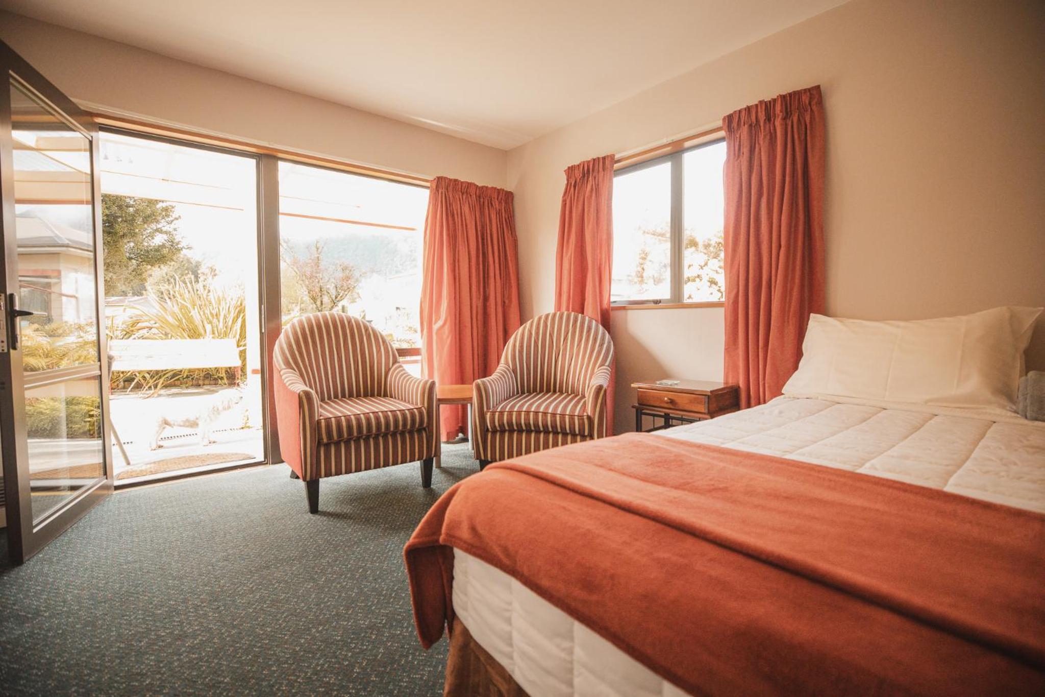 Large Double Room photo 1