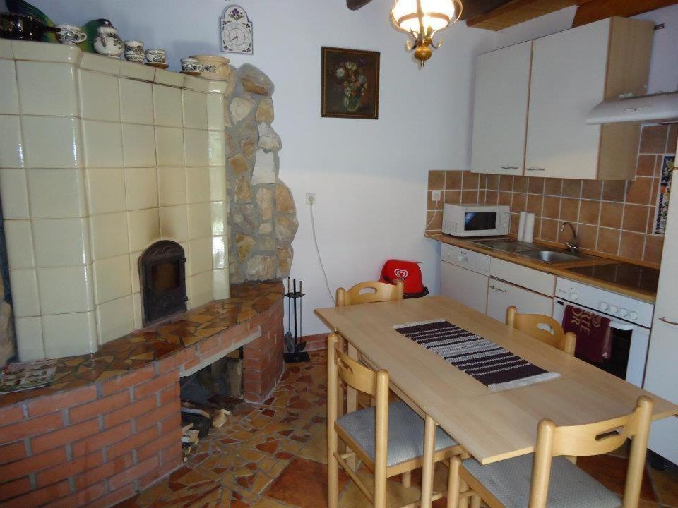 One-Bedroom Apartment - Photo 5