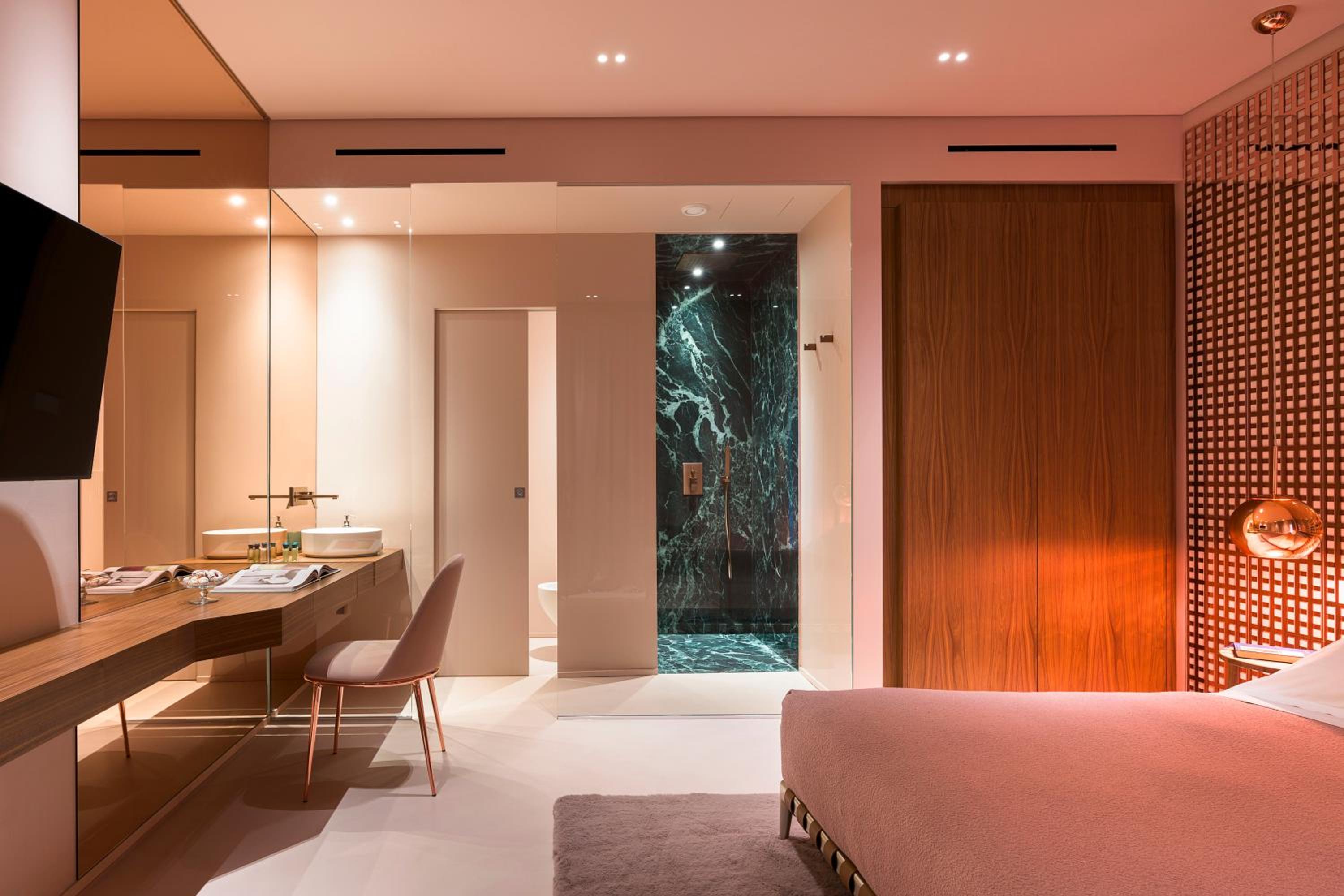 Queen Suite