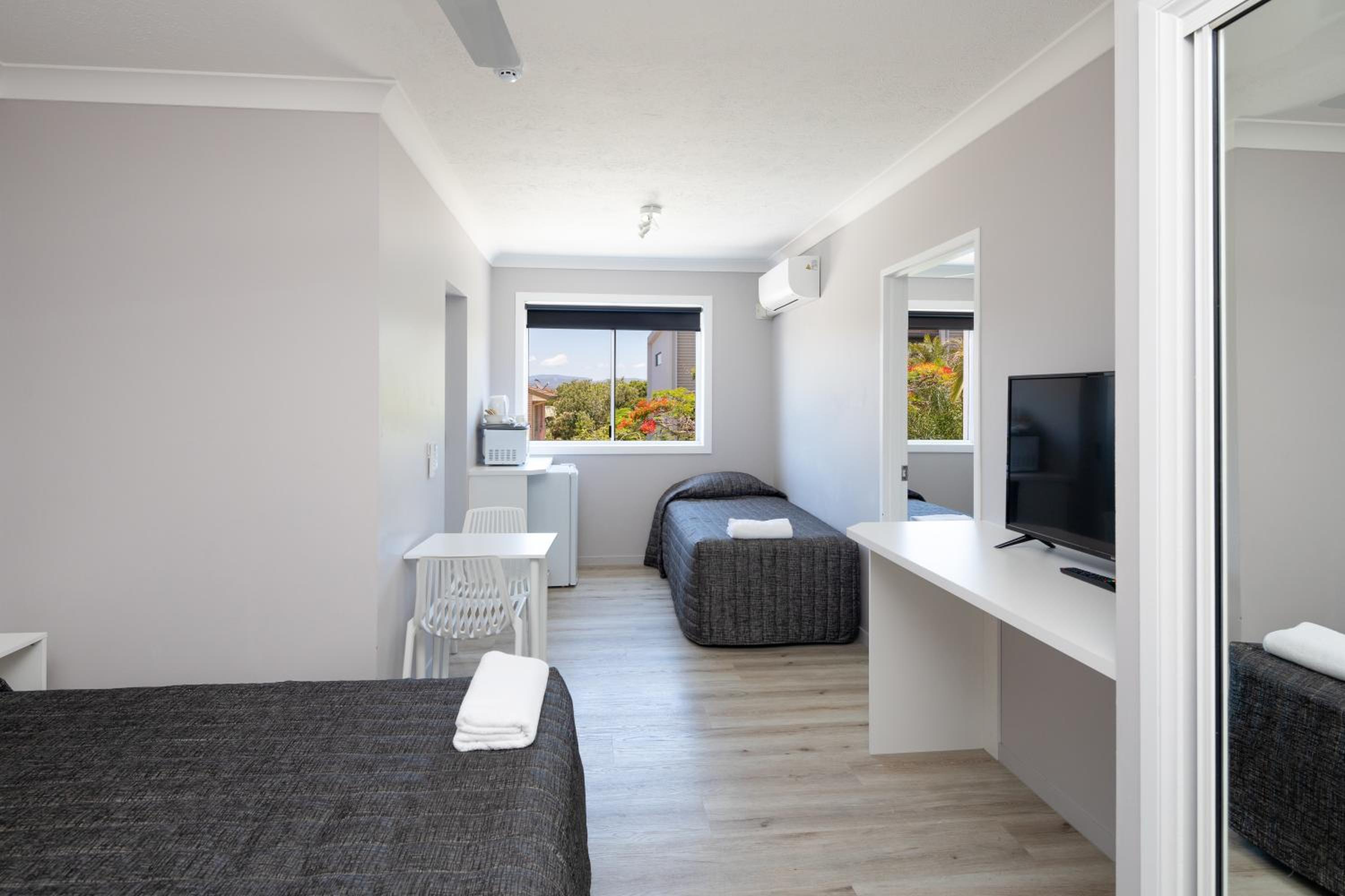 Family Interconnecting Room with Two Bathroom (Parking subject to availability) photo 3