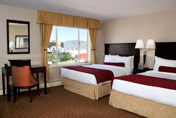 Double Room with Two Double Beds - Non-Smoking - Photo 3