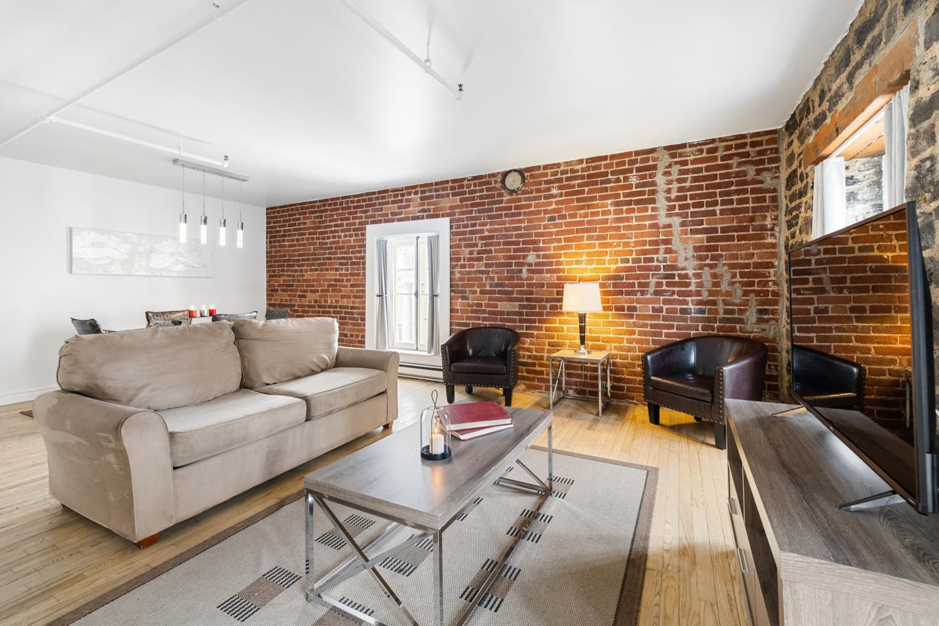 Superior Suite / Full Kitchen / Animals Not Permitted - Photo 6