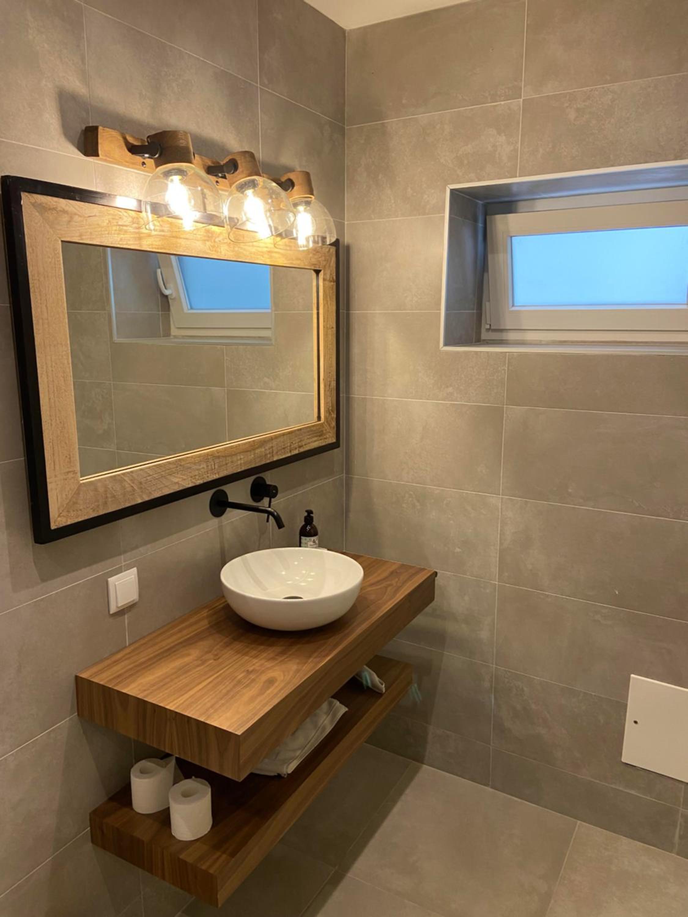 Triple Room with Private Bathroom photo 2