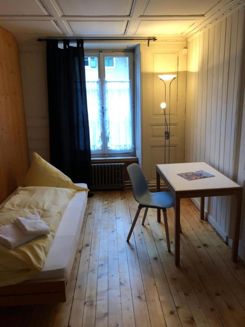 Single Room with Shared Bathroom photo 3