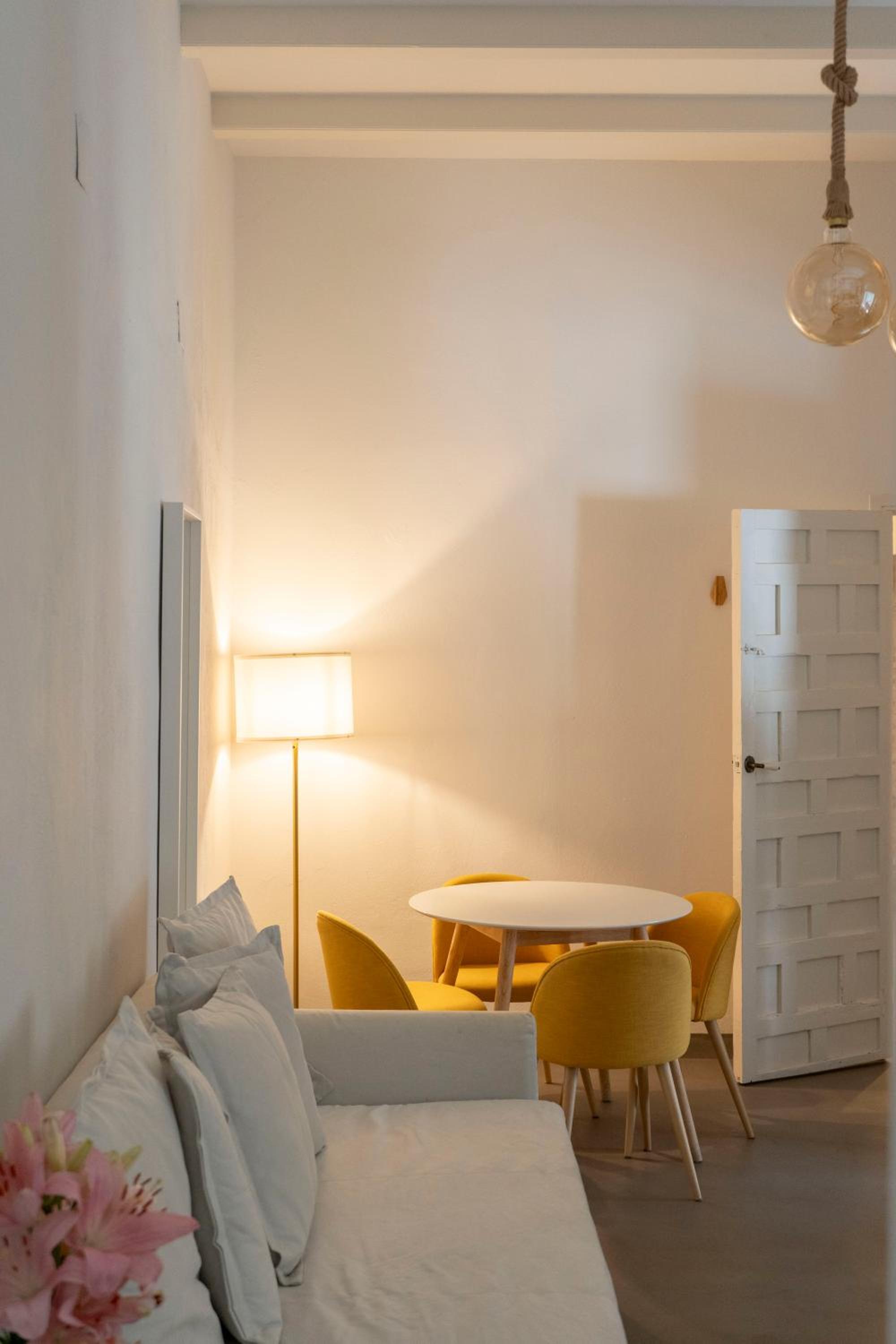 Two-Bedroom Apartment - Photo 3