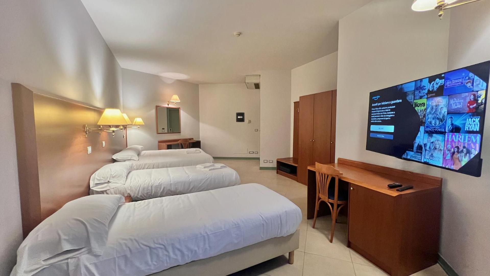 Quadruple Room with Balcony photo 3