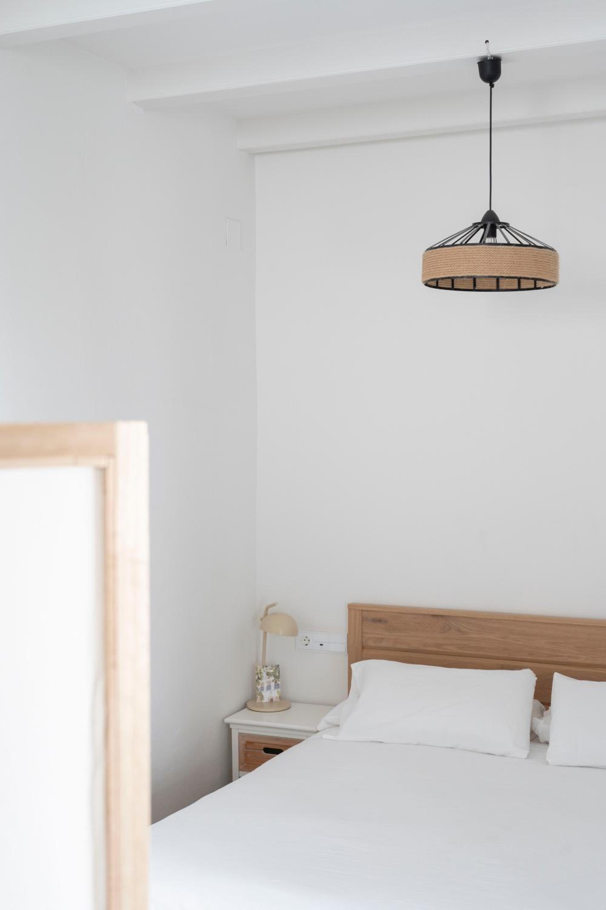 One-Bedroom Apartment - Photo 12