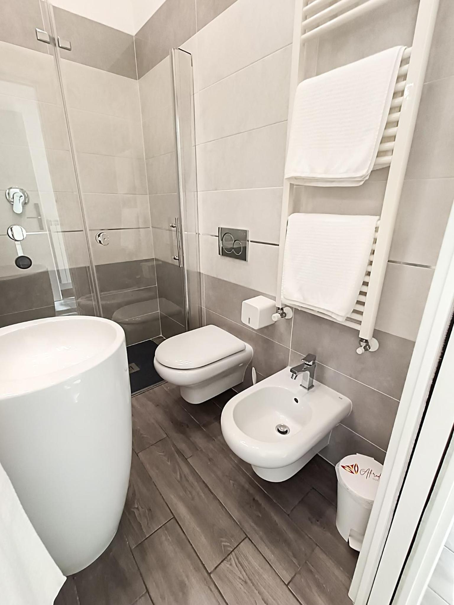 Double Room with Private Bathroom photo 2