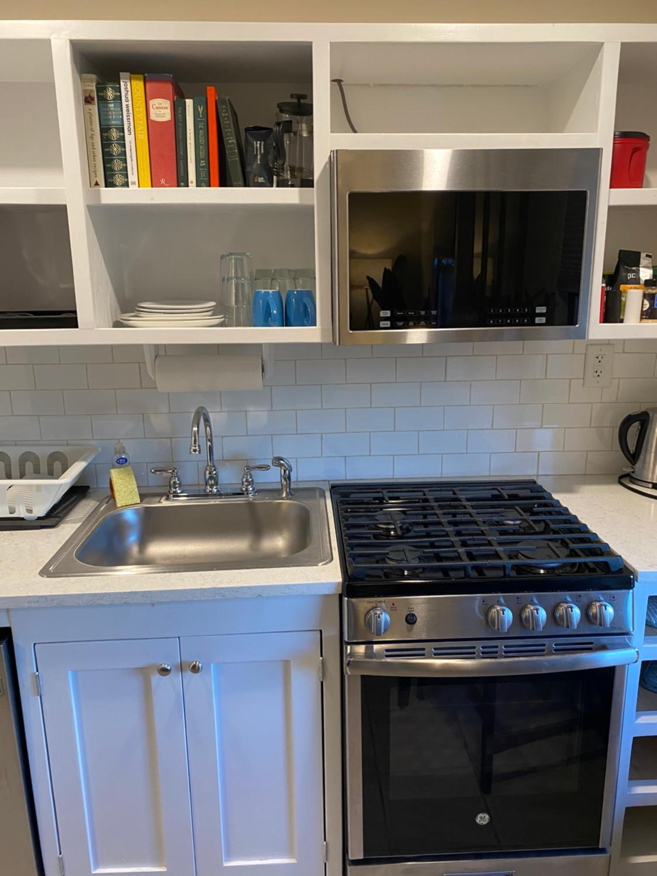 One-Bedroom Apartment - Photo 11