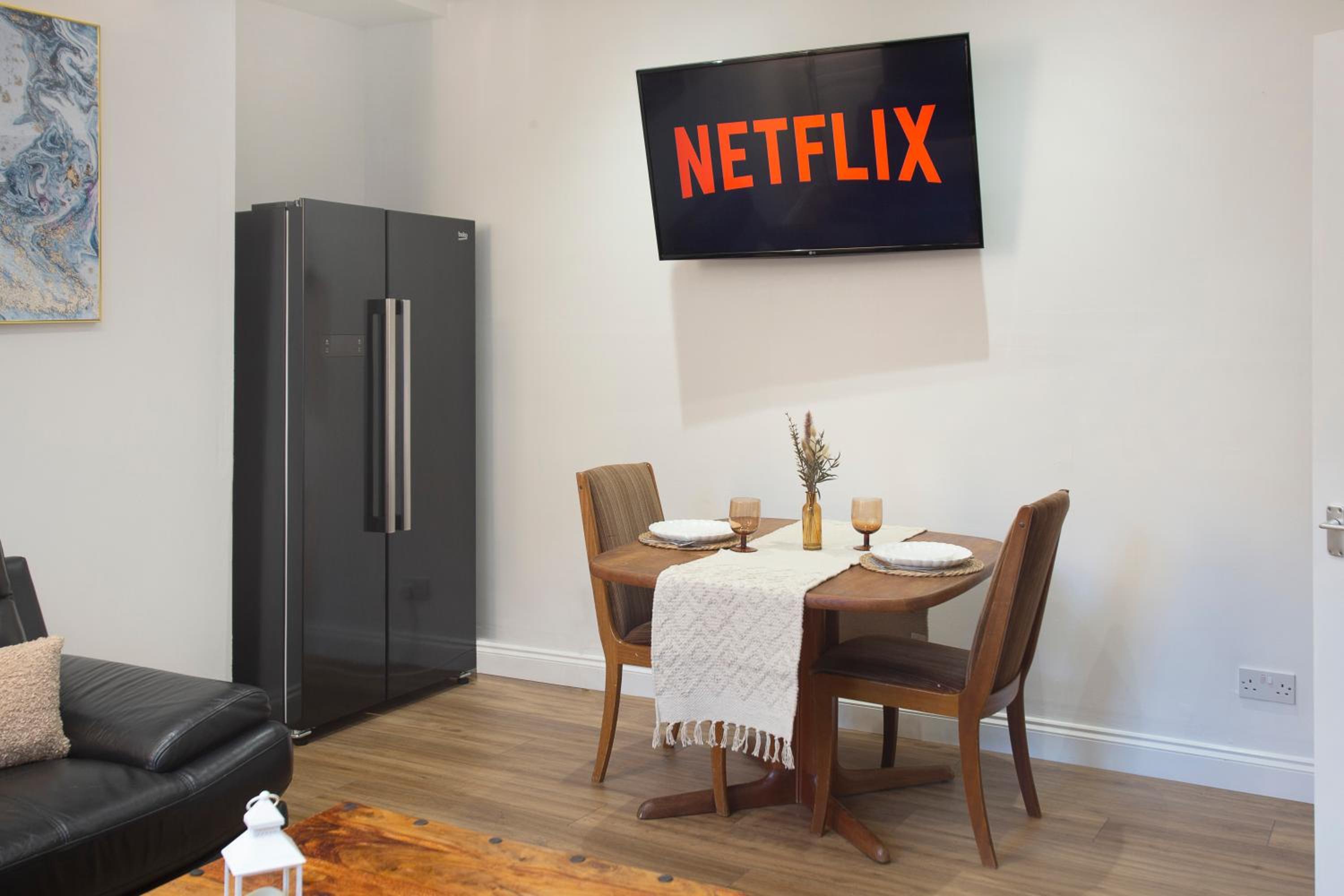 One-Bedroom Apartment photo 2
