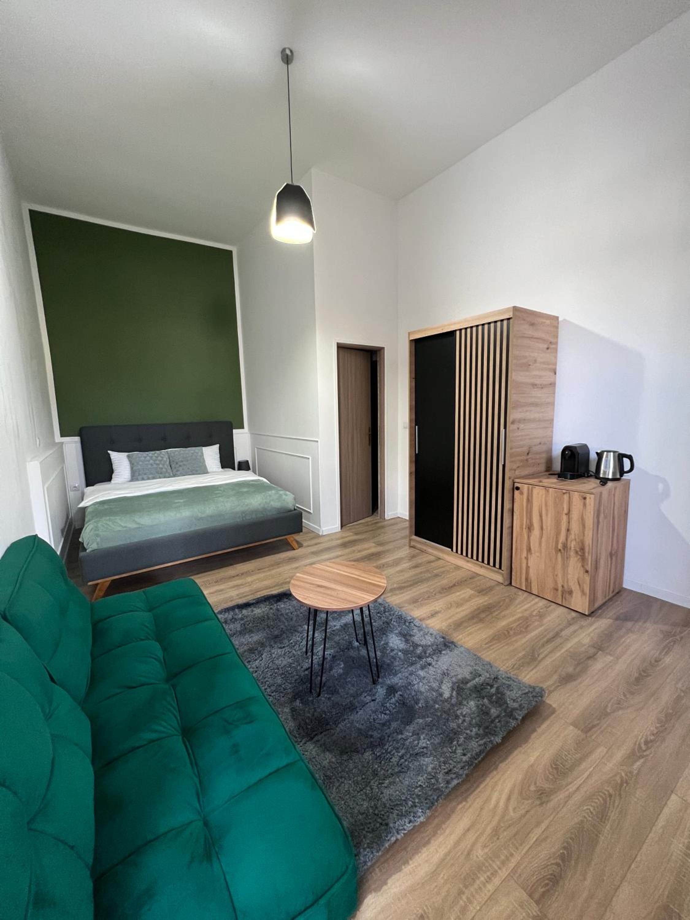 Deluxe Double Room - Photo 11