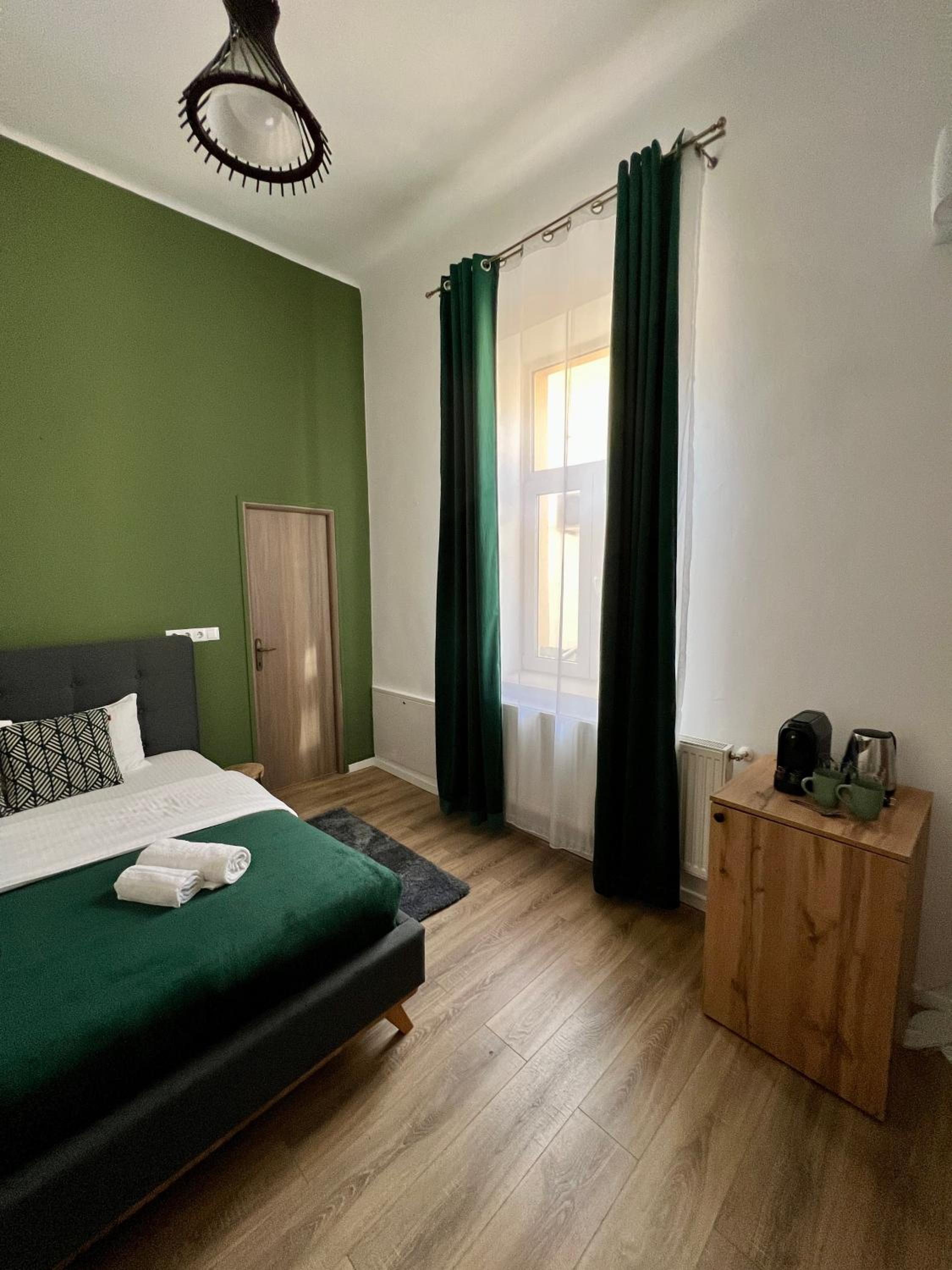 Deluxe Double Room - Photo 16