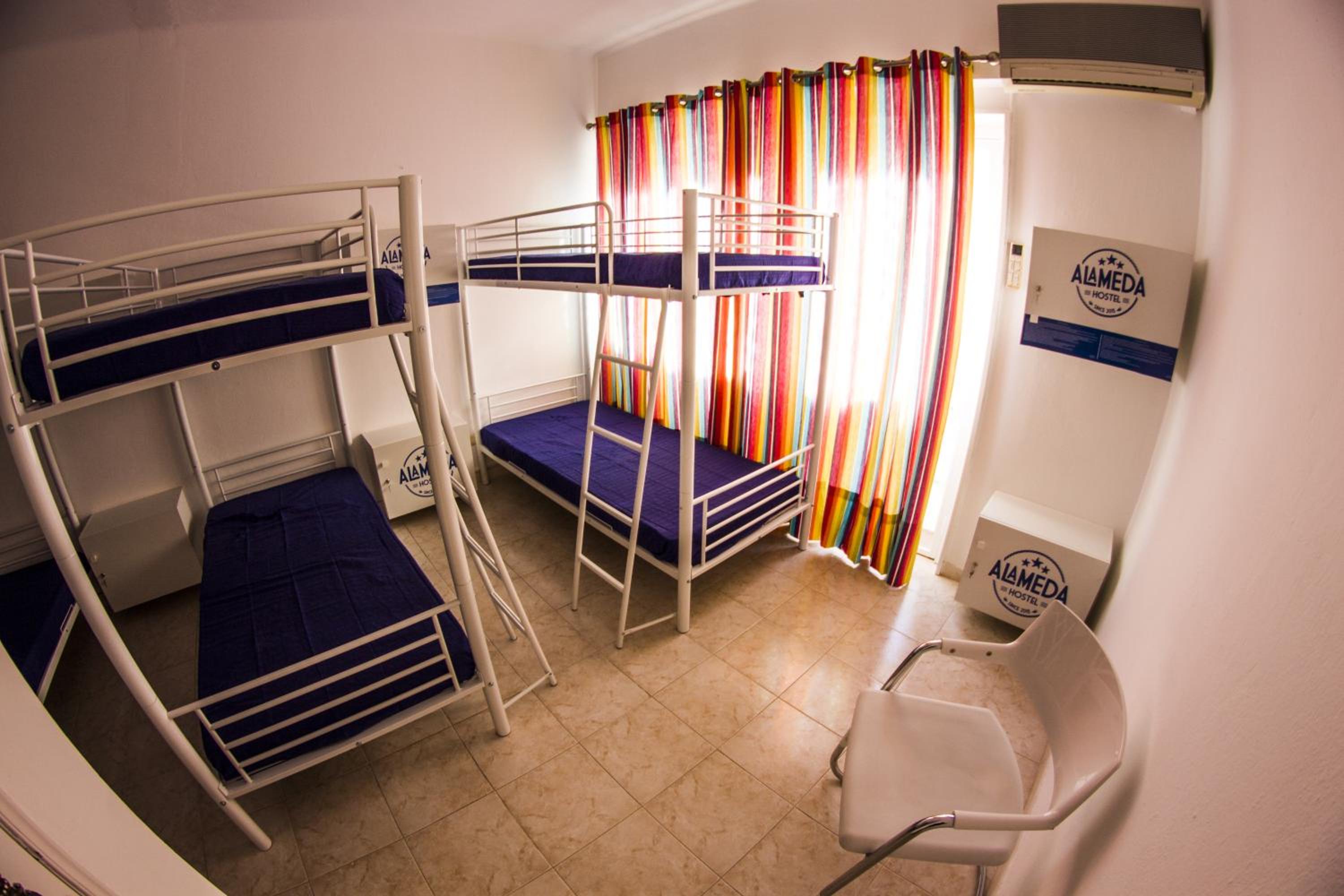Bed in 6-Bed Dormitory Room photo 3