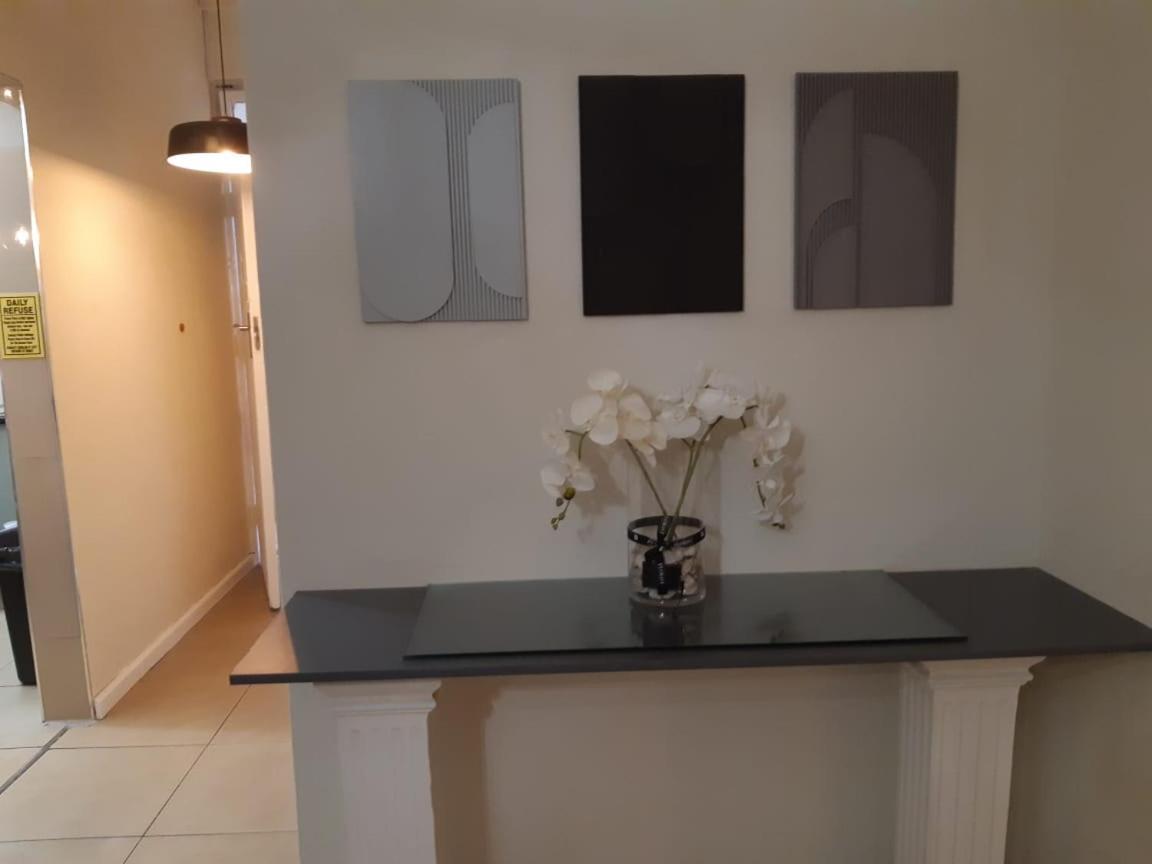 Two-Bedroom Superior Apartment - Photo 16