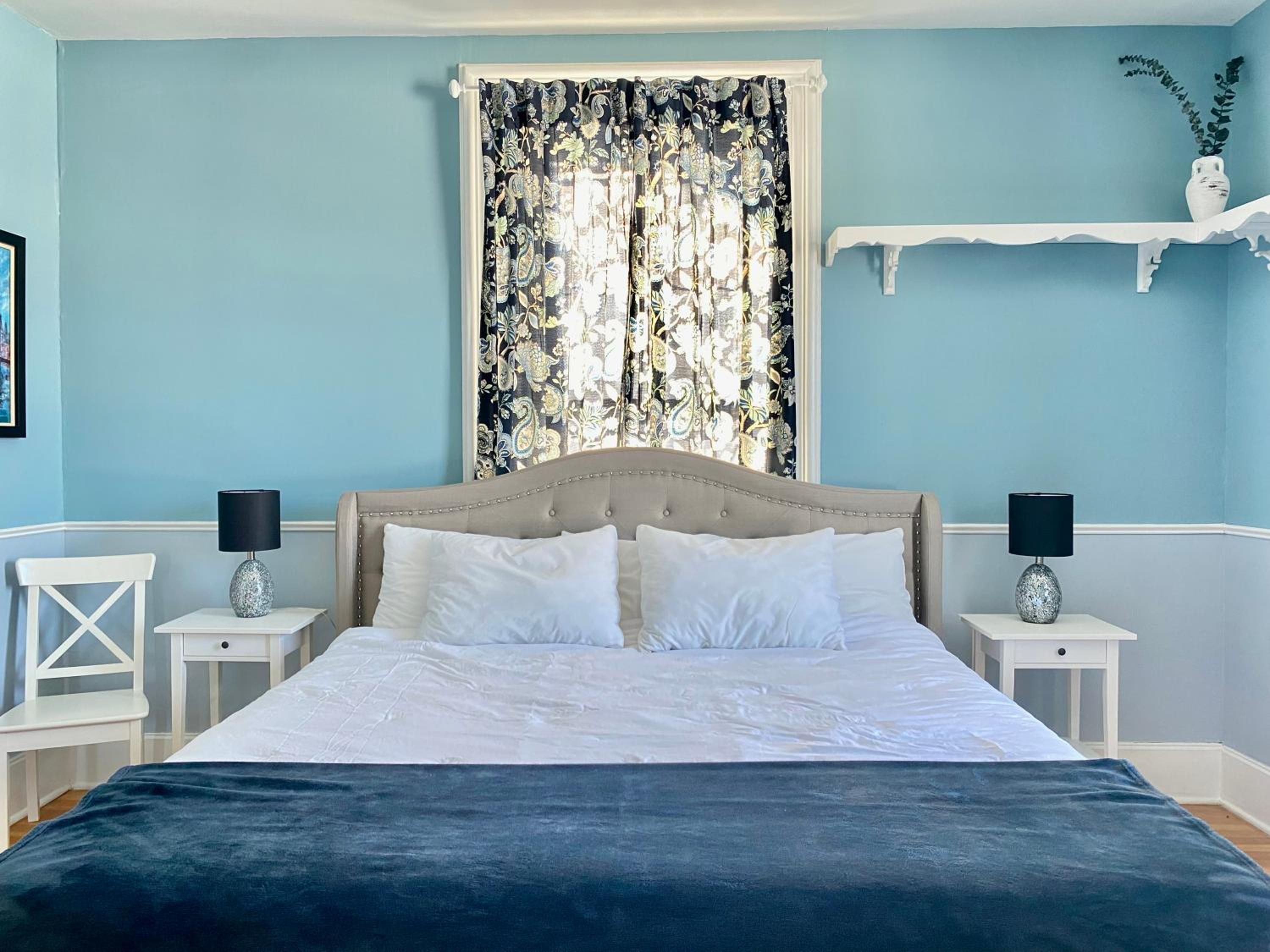 Standard King Room photo 3