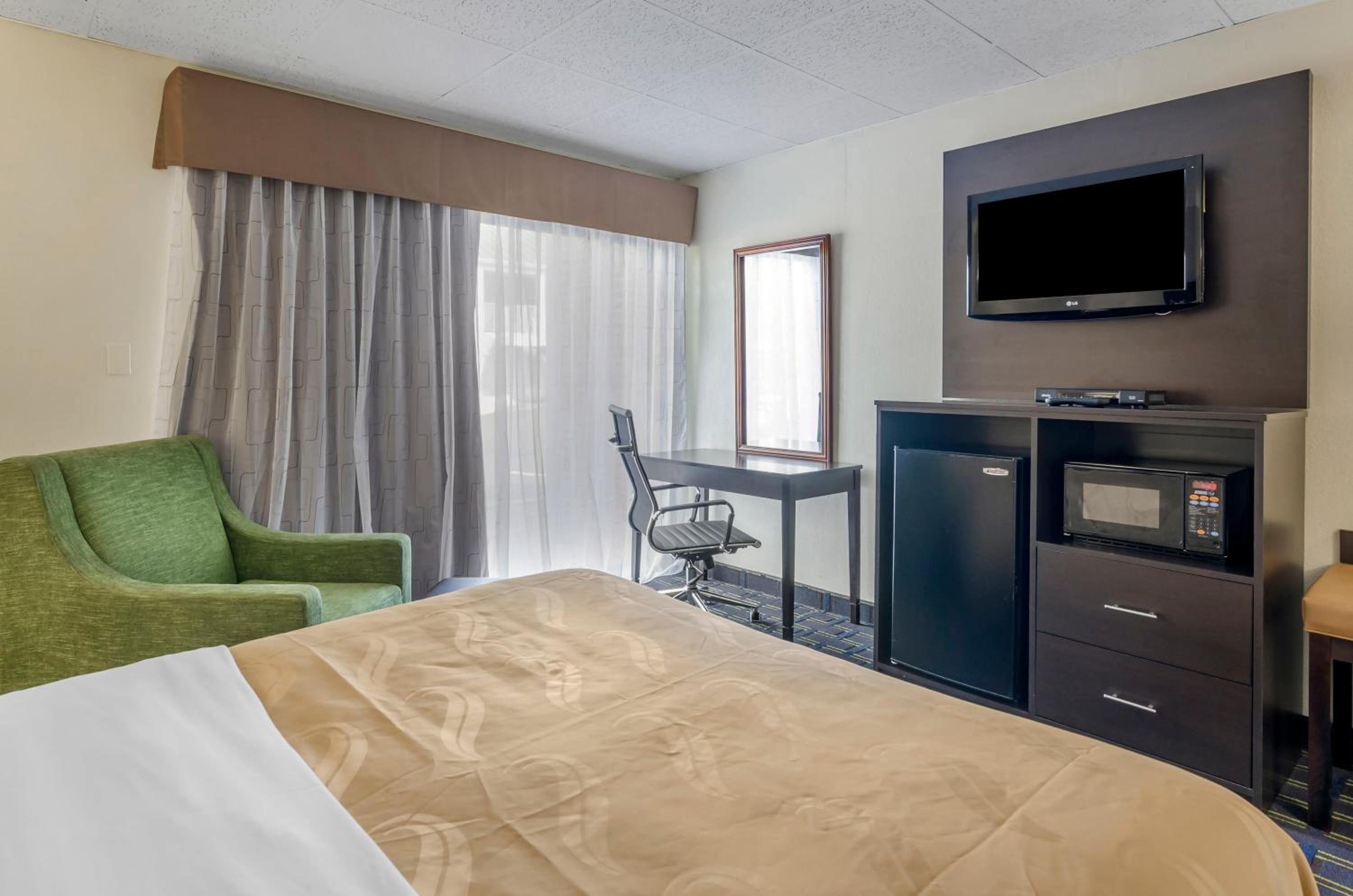 Deluxe Queen Room photo 2