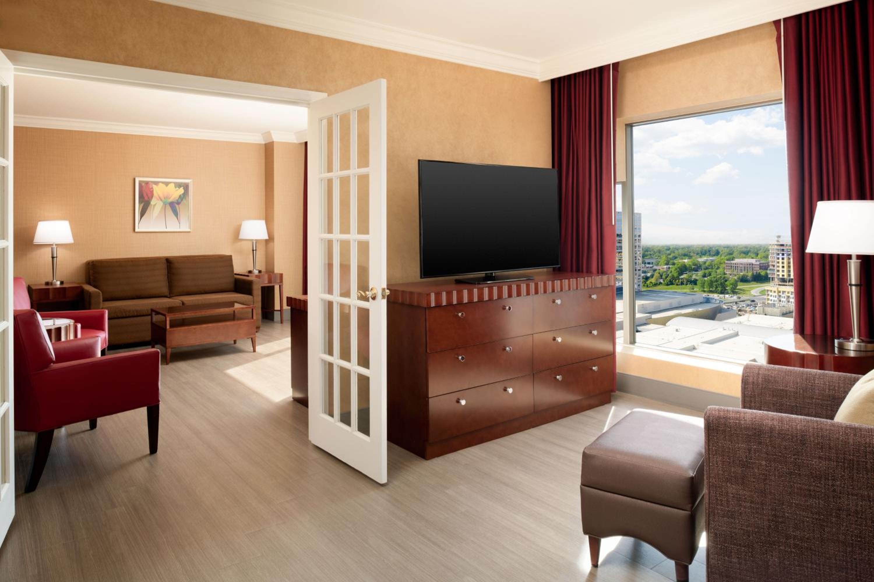 Premium One-Bedroom King Suite - Photo 7
