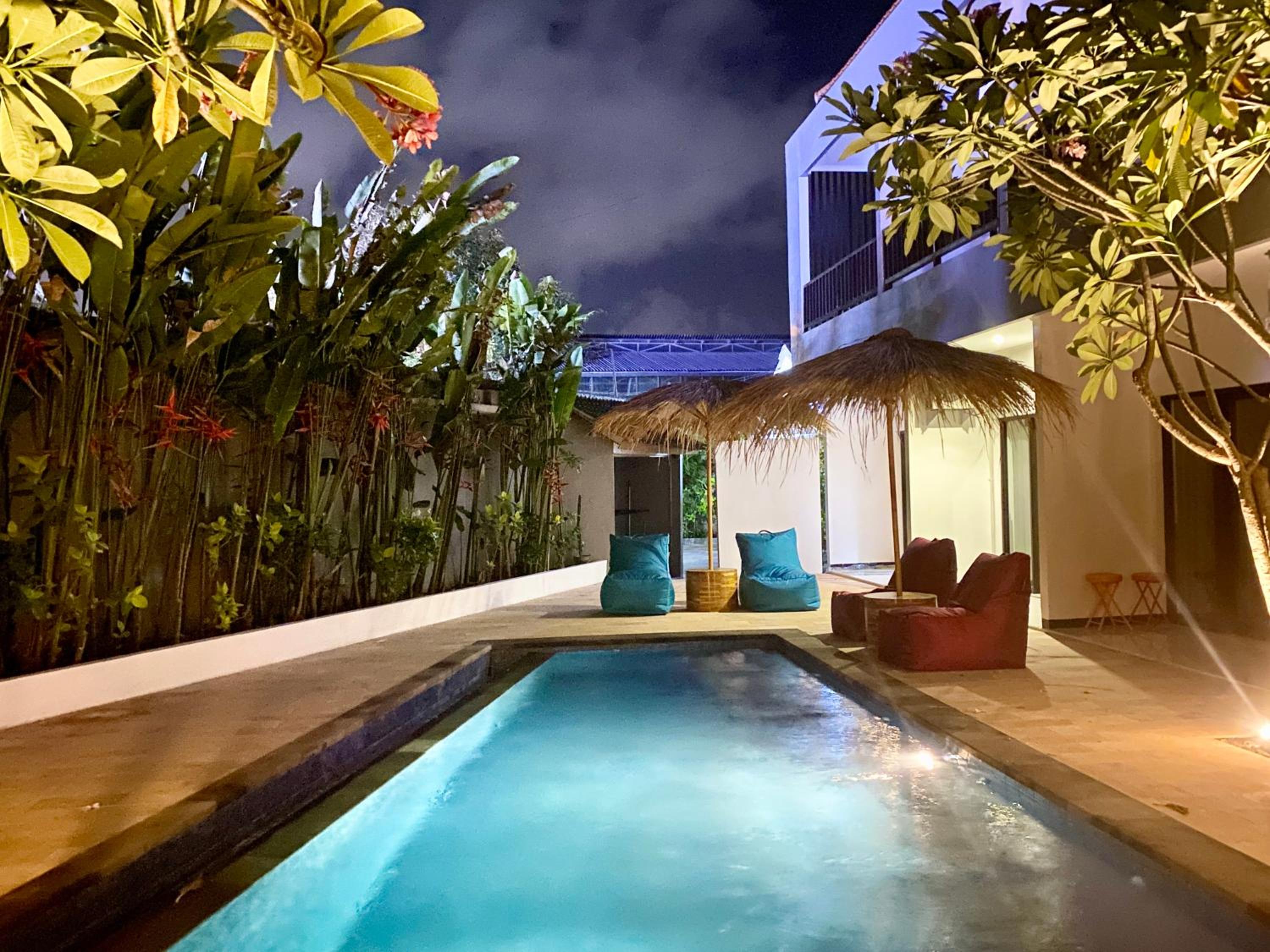 Double Room with Pool View - Photo 5