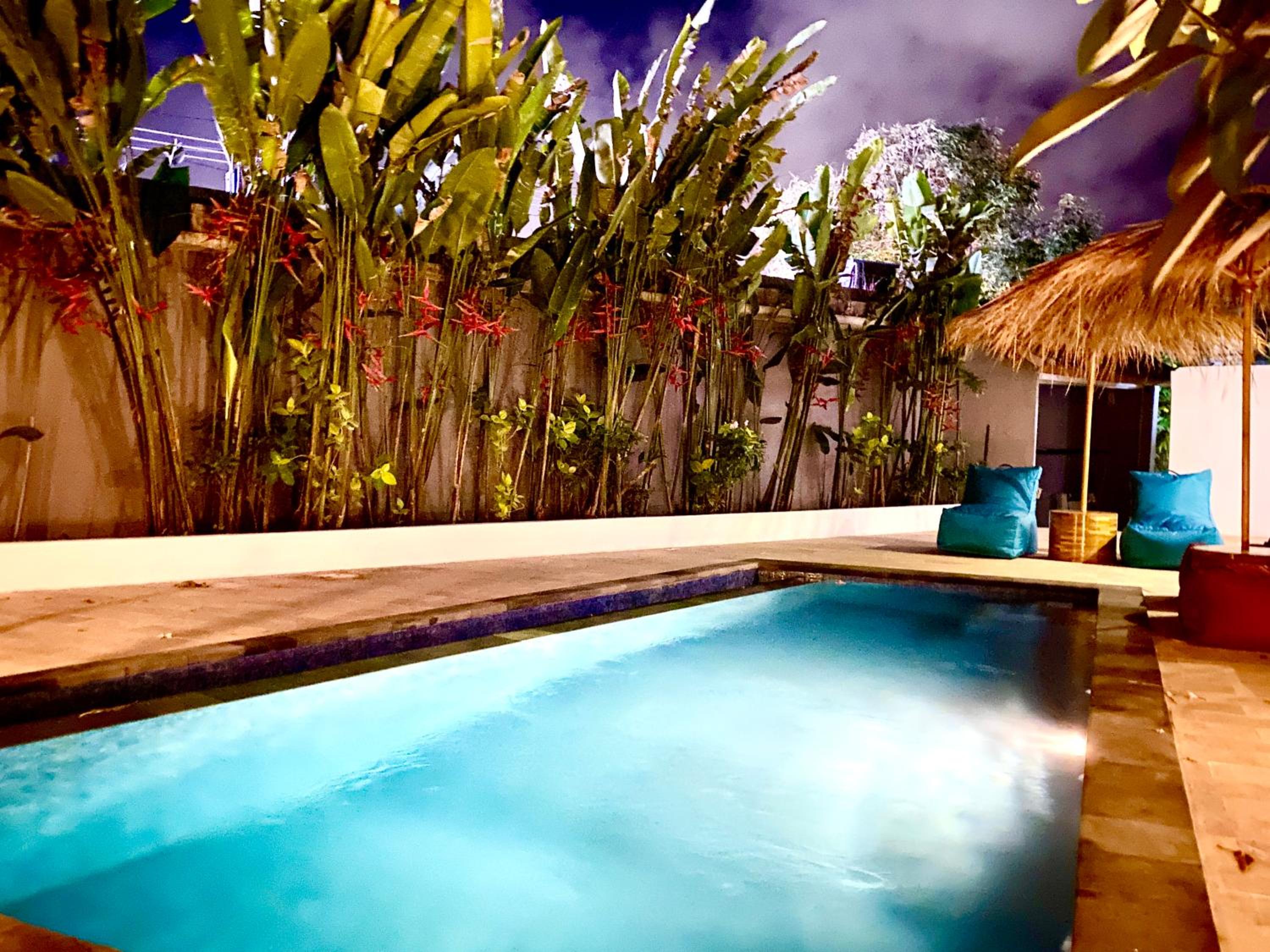 Double Room with Pool View - Photo 6