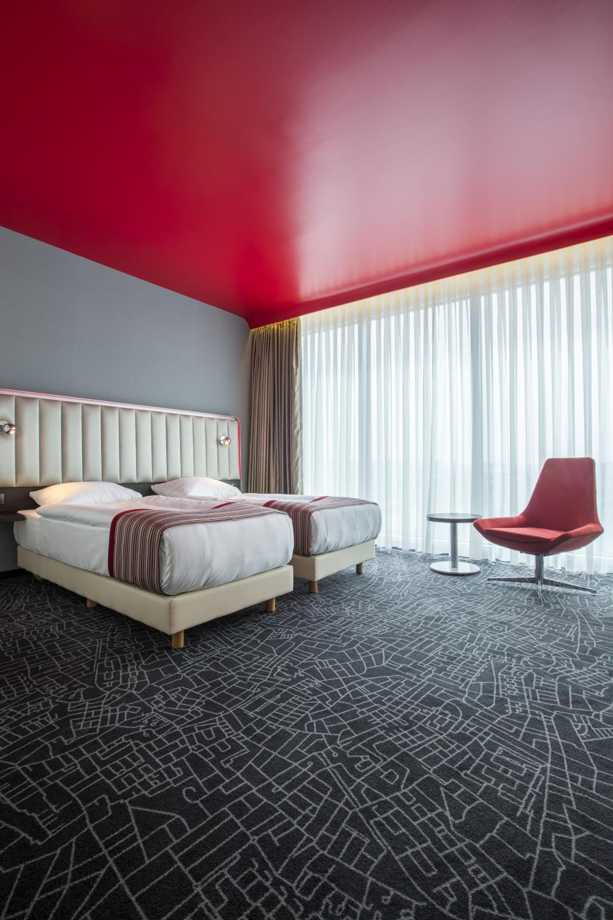 Standard Guest Room thumbnail 6