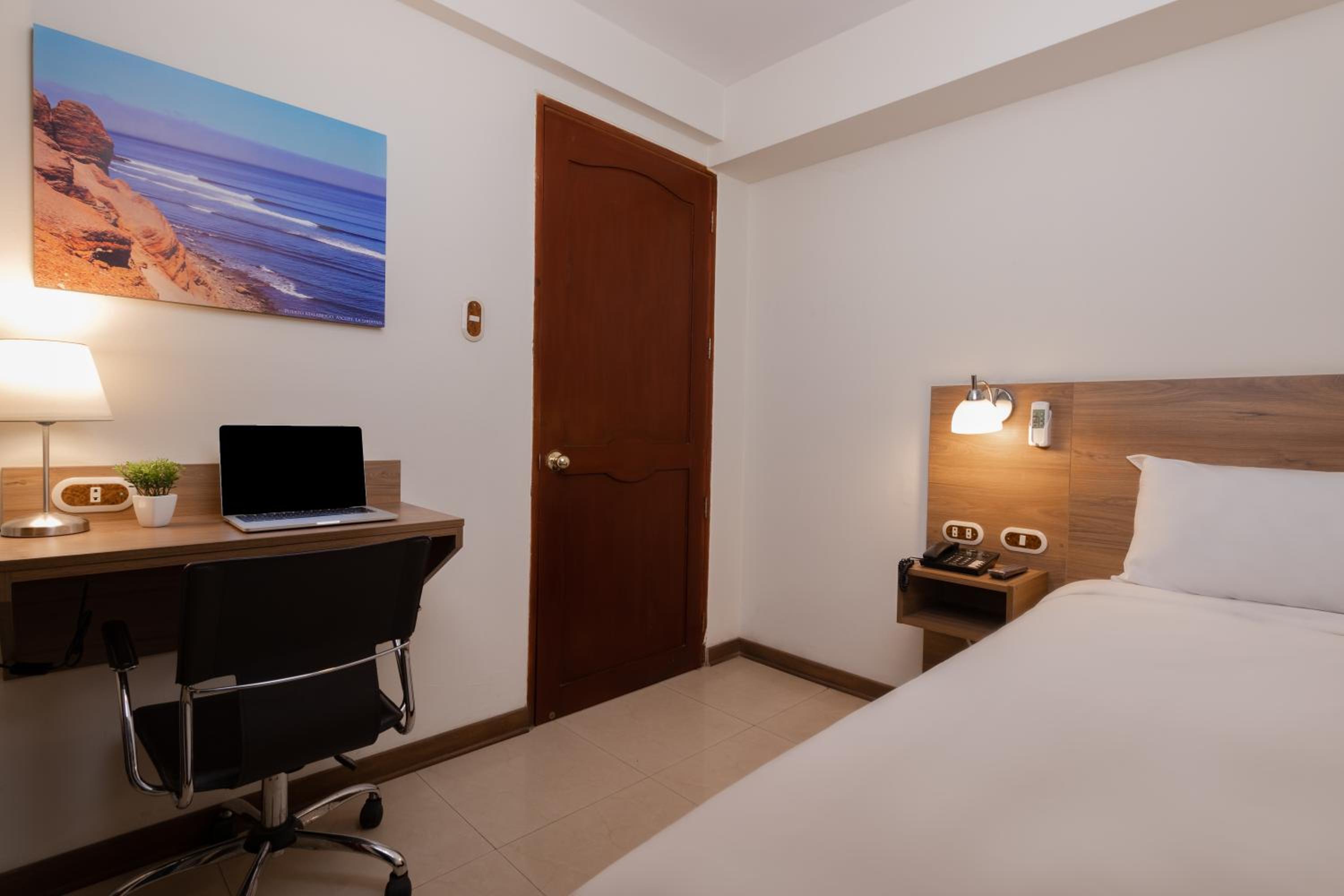 Single Room photo 2