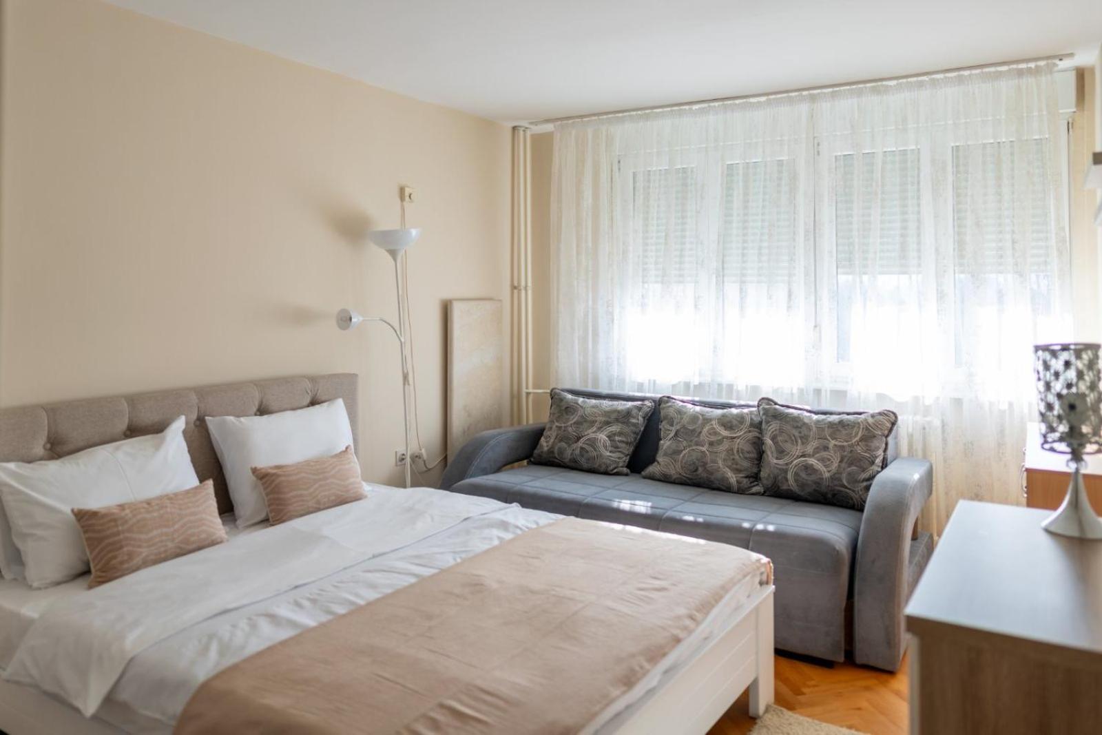 One-Bedroom Apartment photo 2