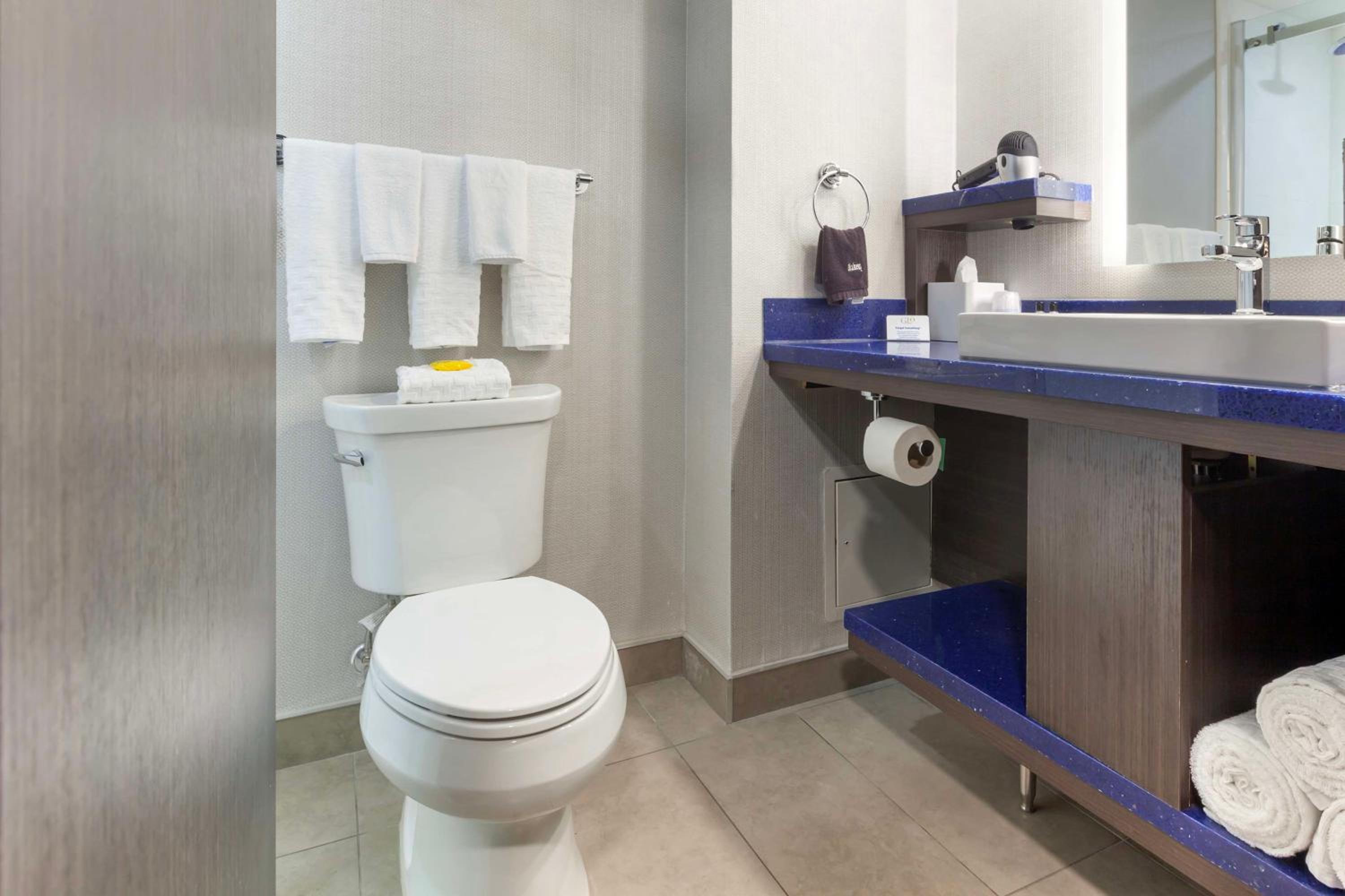 Queen Room with Two Queen Beds and Walk-In Shower - Photo 3