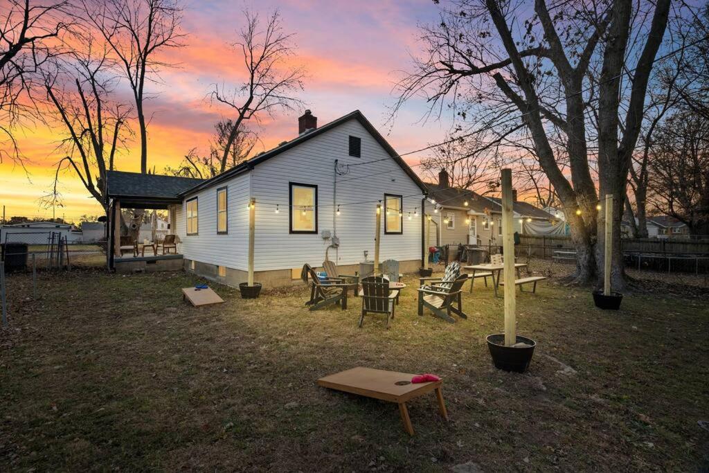Three-Bedroom House photo 3