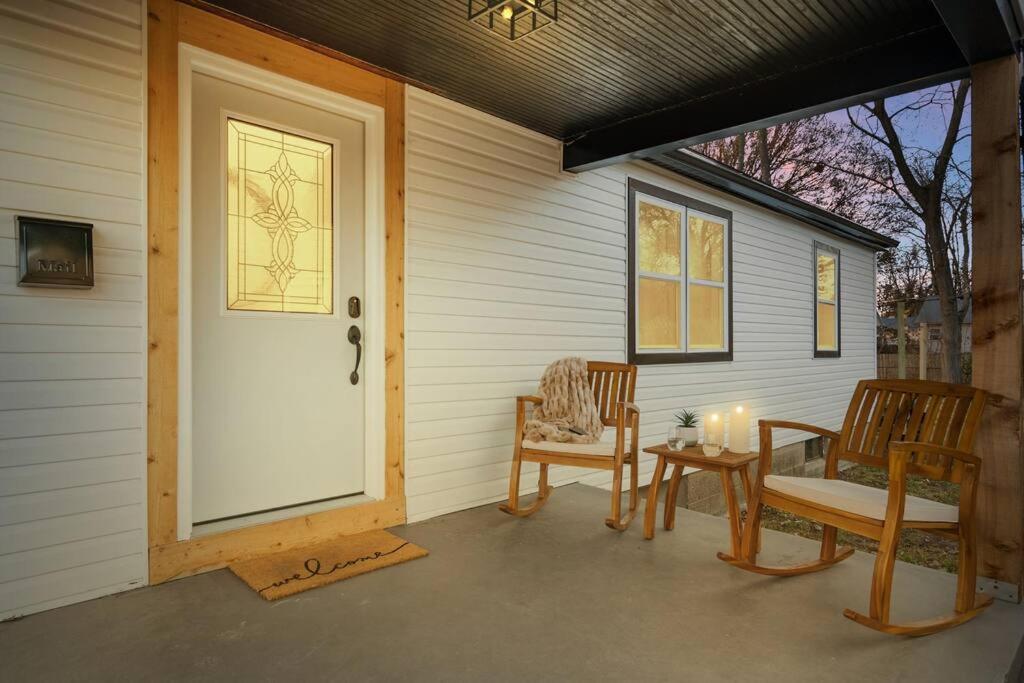 Three-Bedroom House photo 2
