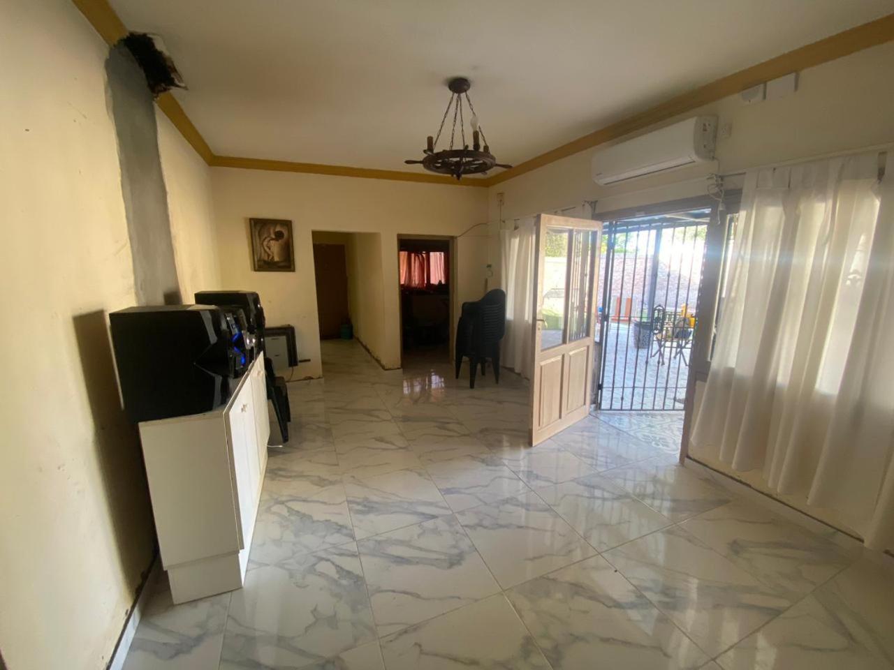 One-Bedroom House photo 2