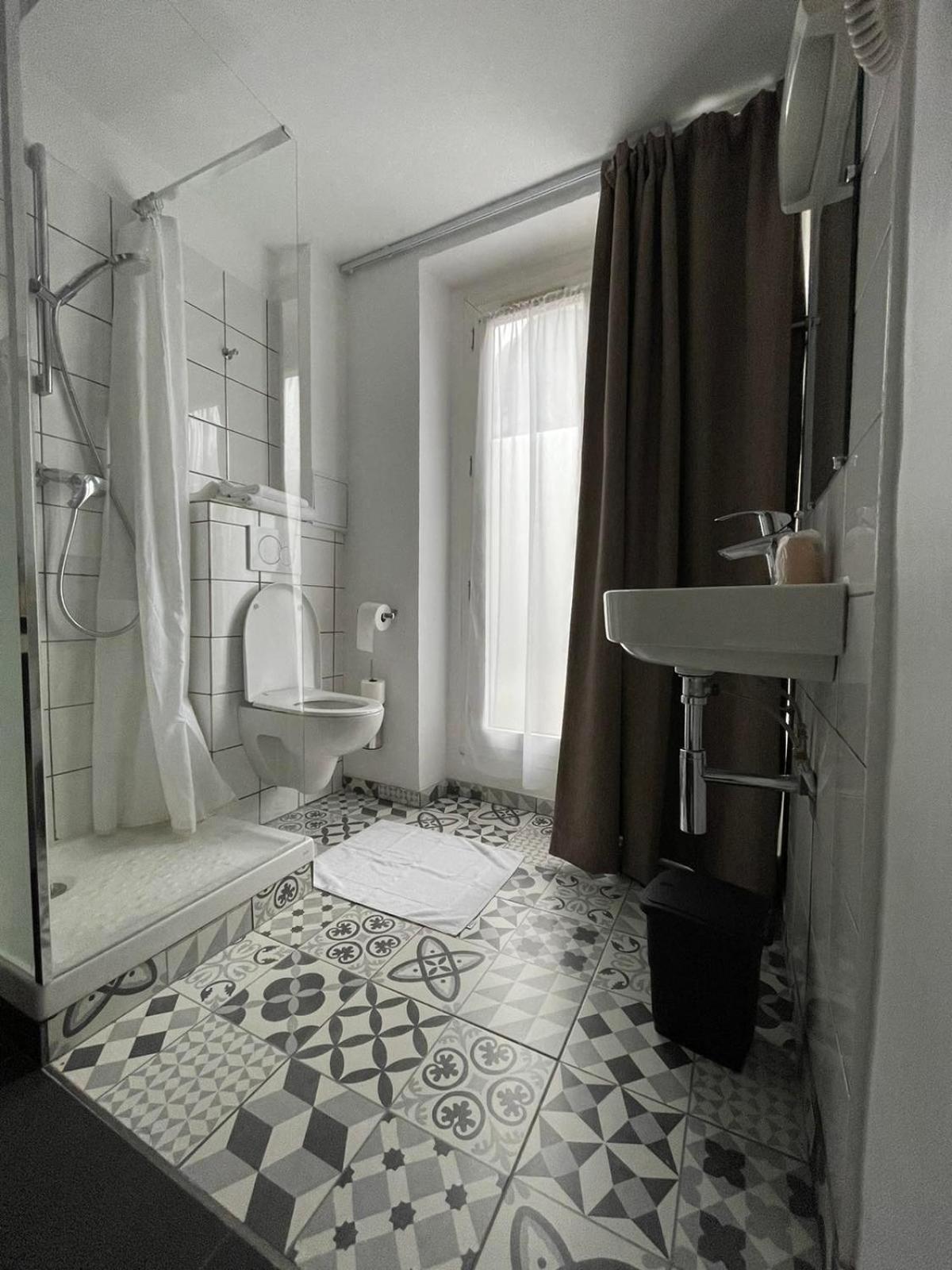 Comfort Single Room with Shower and Toilets photo 3