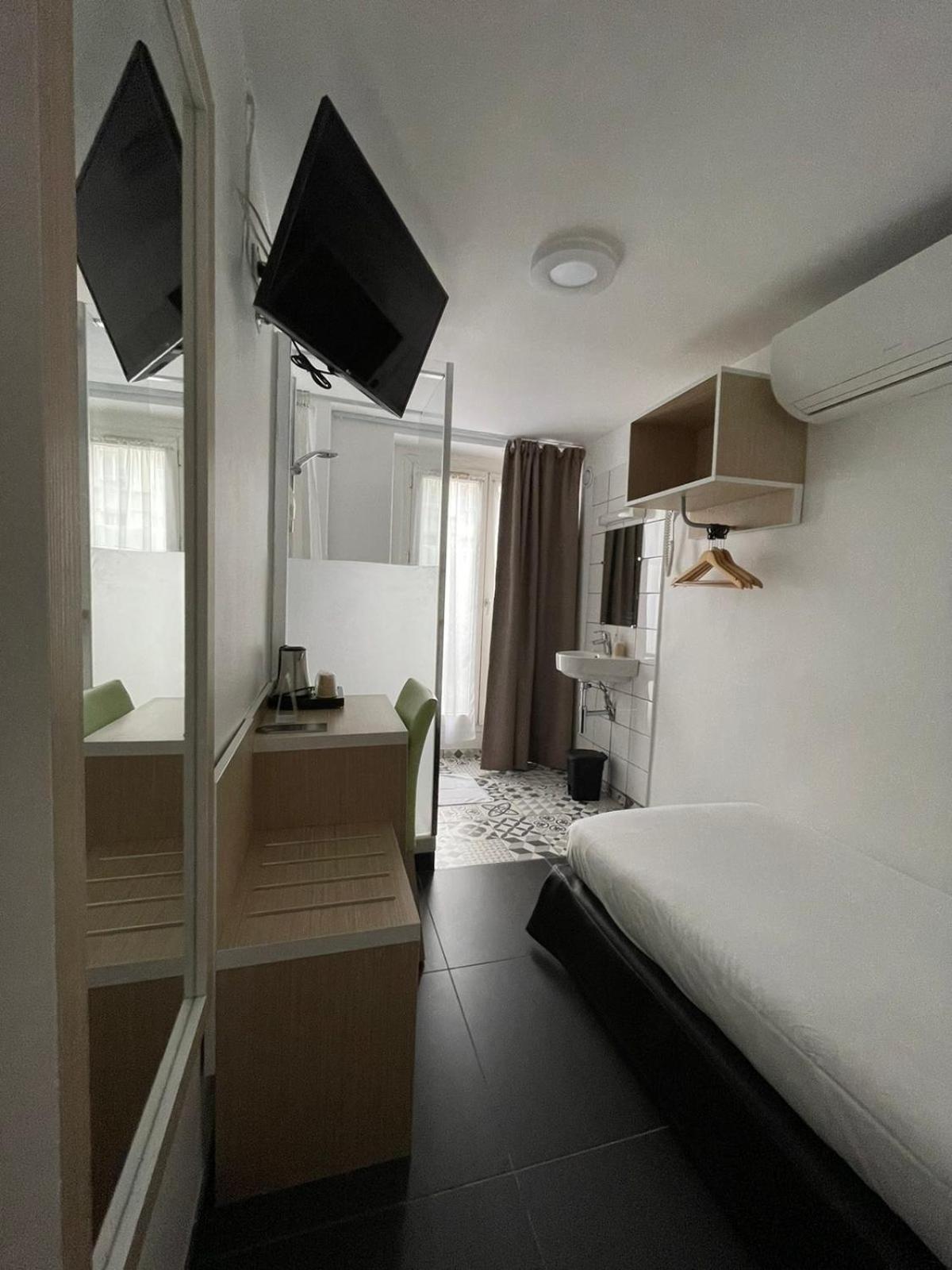 Comfort Single Room with Shower and Toilets  photo 1