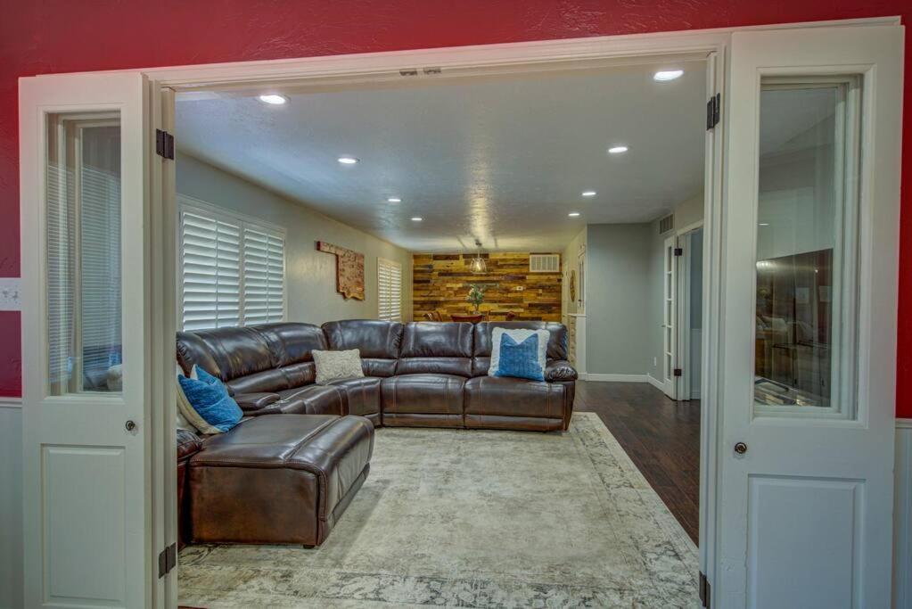 Three-Bedroom House photo 1