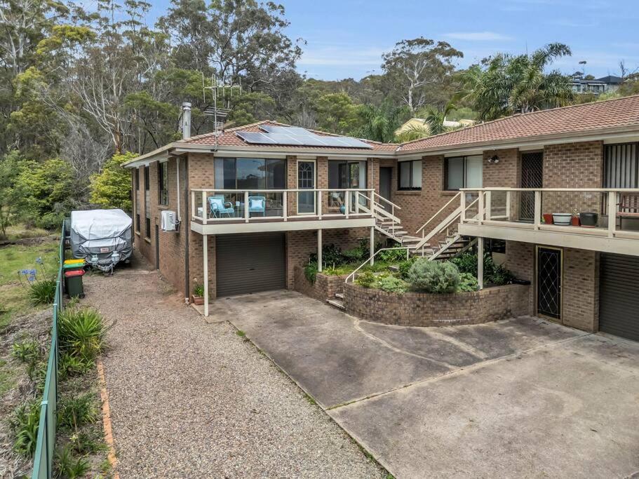Three-Bedroom House photo 3