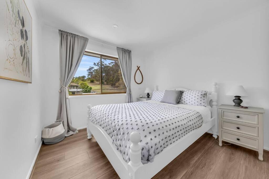 Three-Bedroom House photo 2