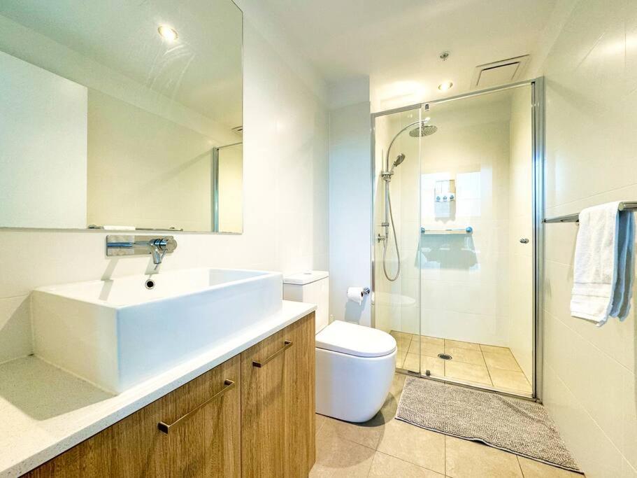 Two-Bedroom Apartment with Balcony photo 3