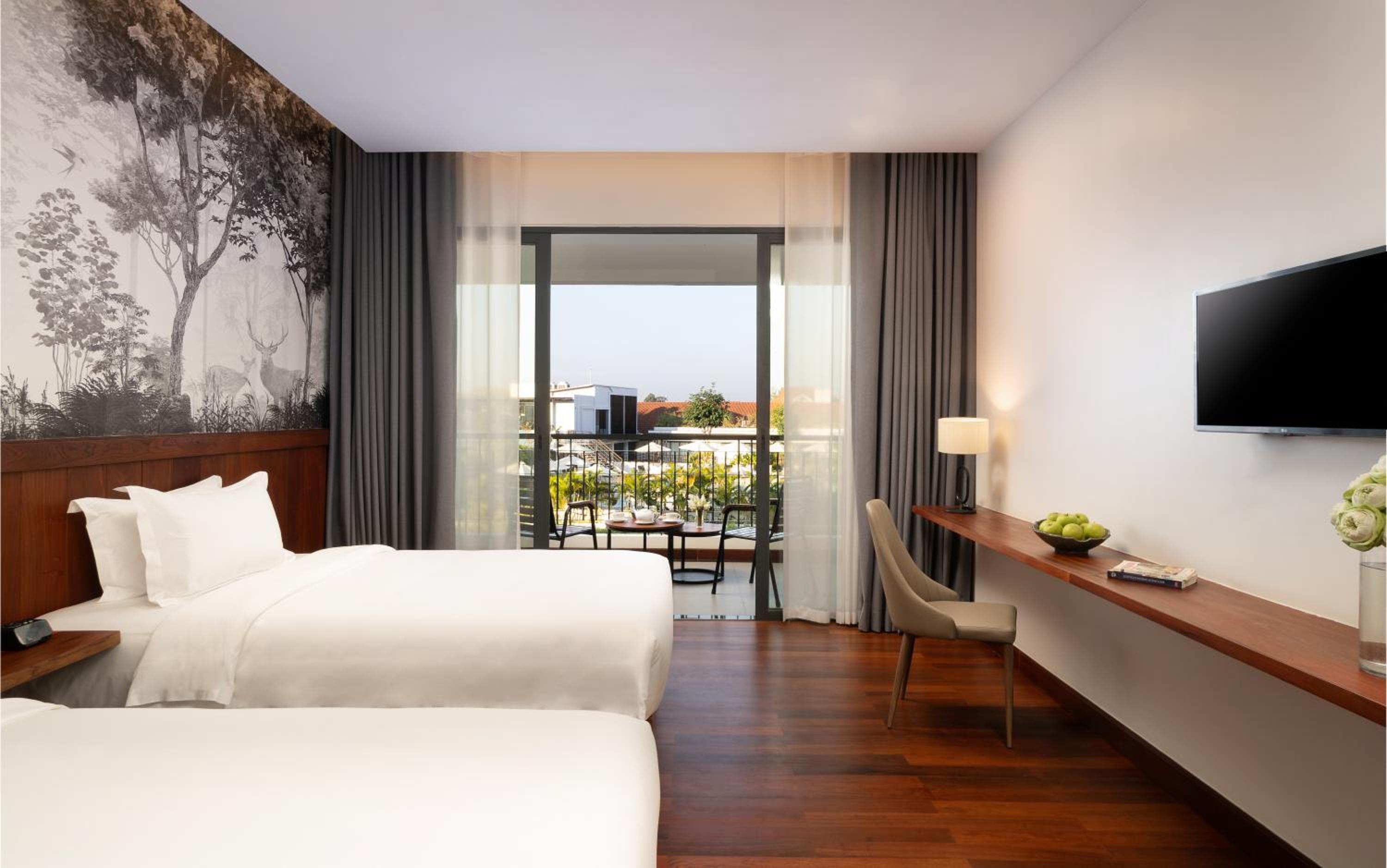 Deluxe Twin Room with Balcony photo 3