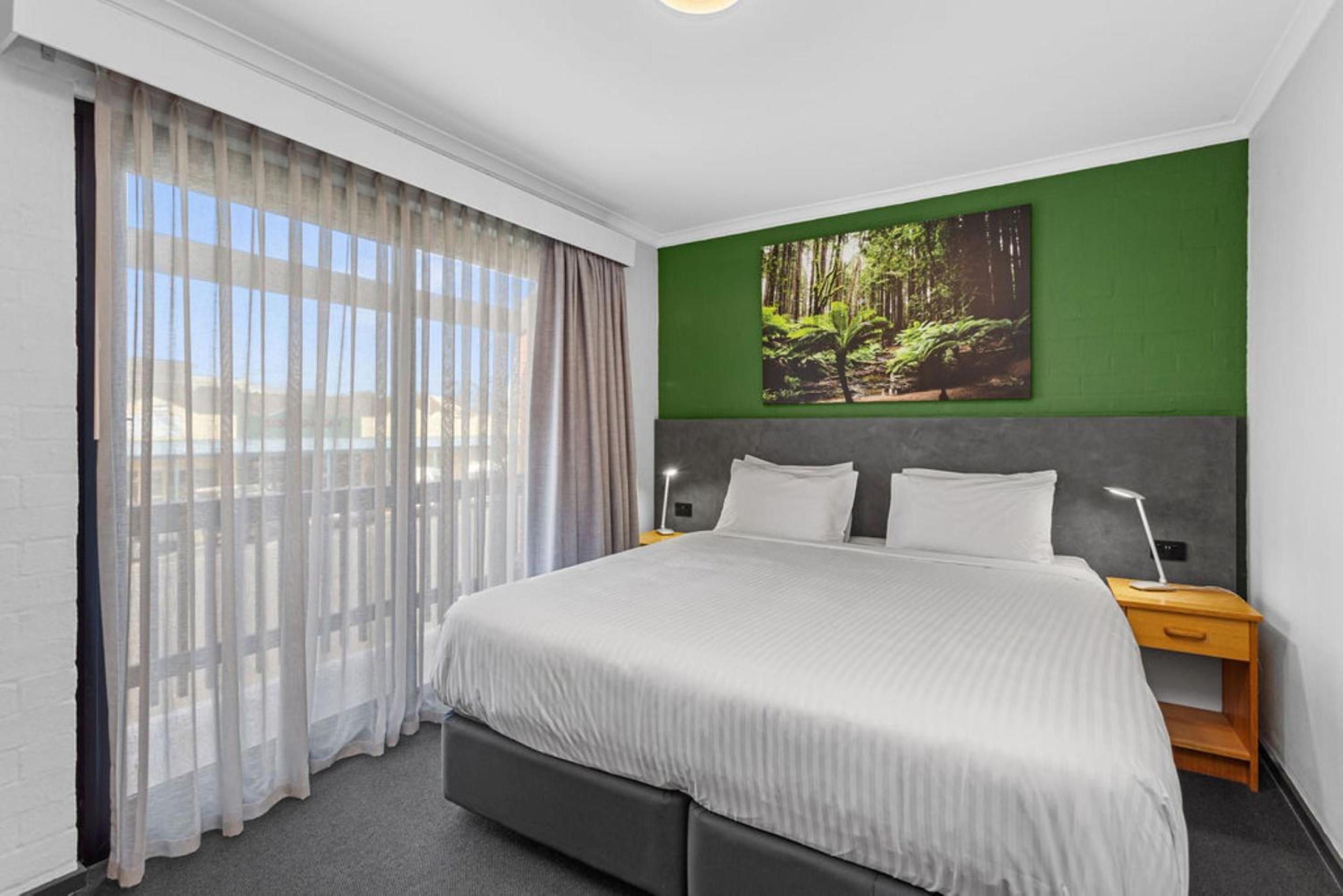 One-Bedroom Apartment - Photo 1