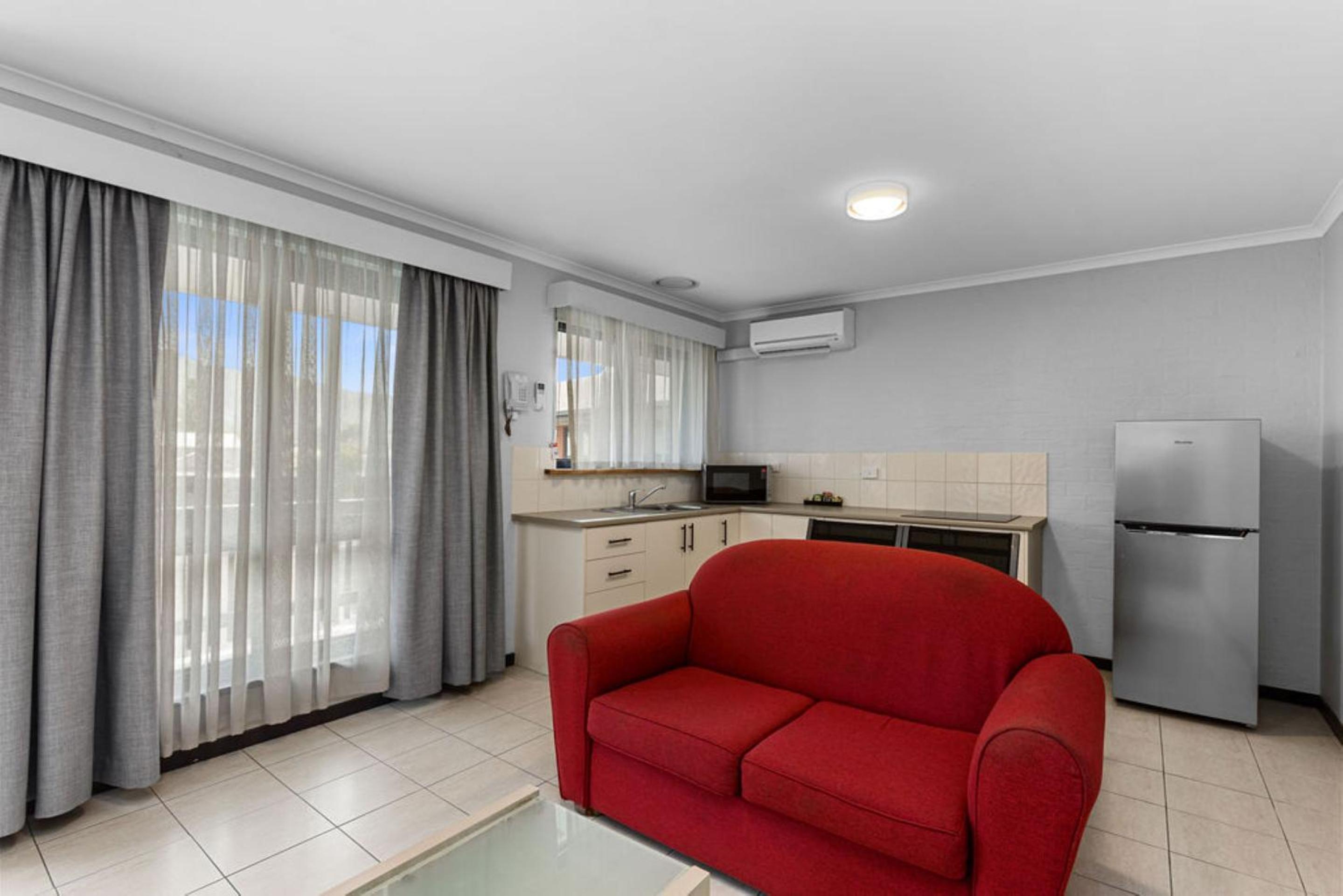 One-Bedroom Apartment - Photo 5