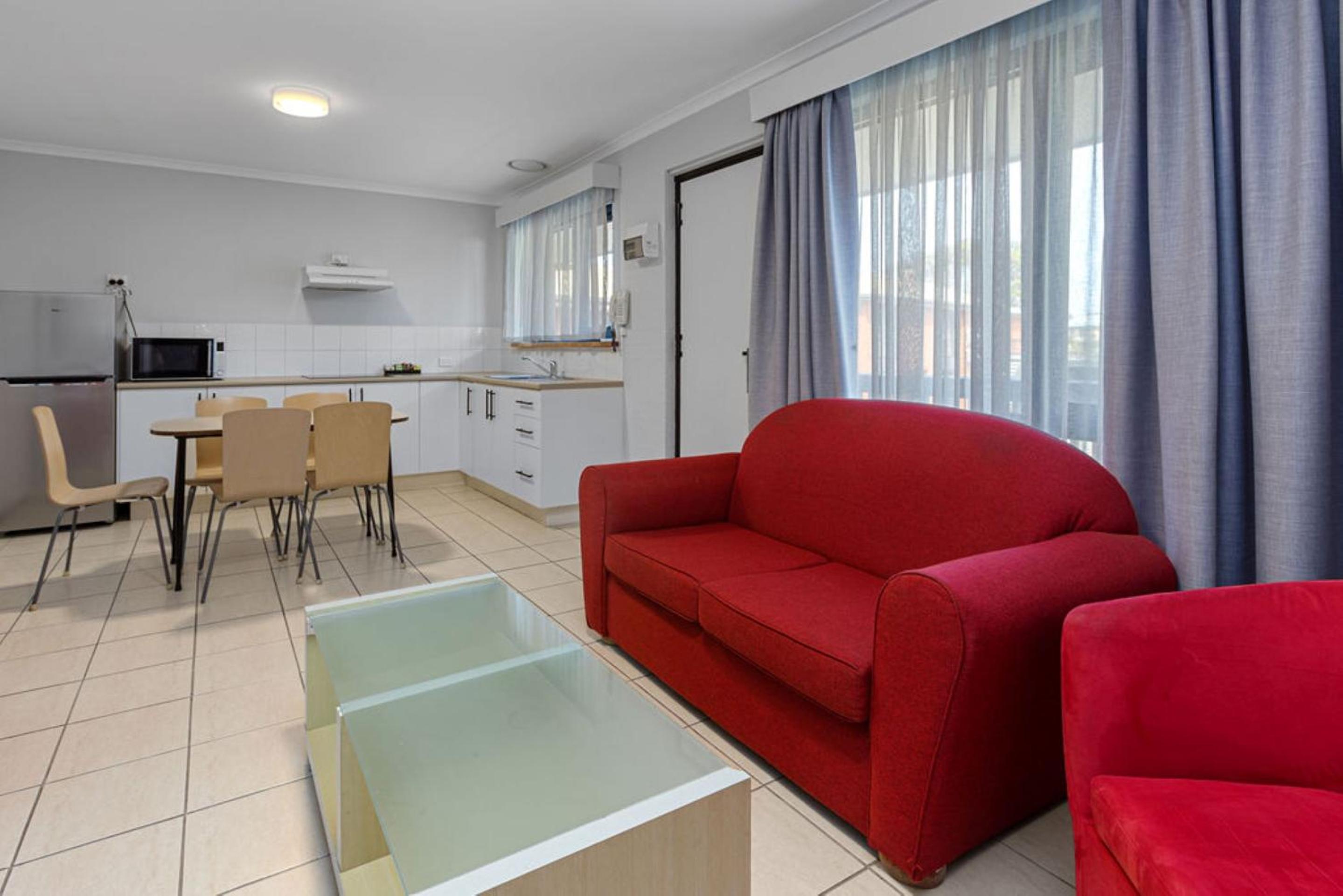 Two-Bedroom Apartment (5 People) - Photo 6