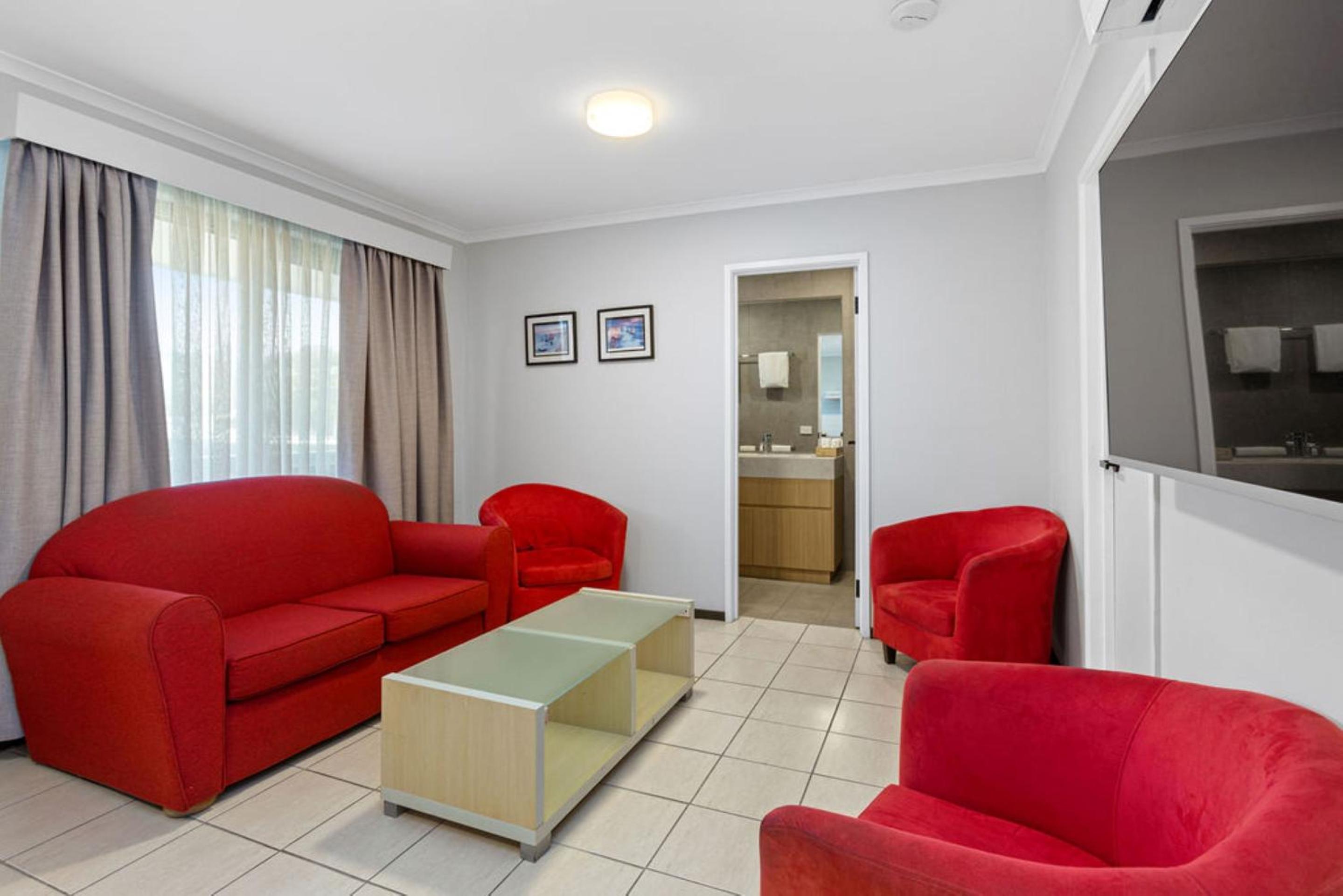 Two-Bedroom Apartment (5 People) - Photo 4