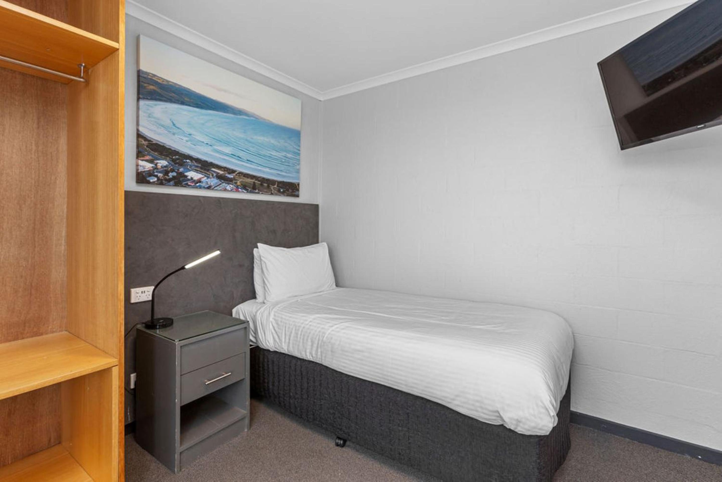 Accessible Apartment - Photo 3