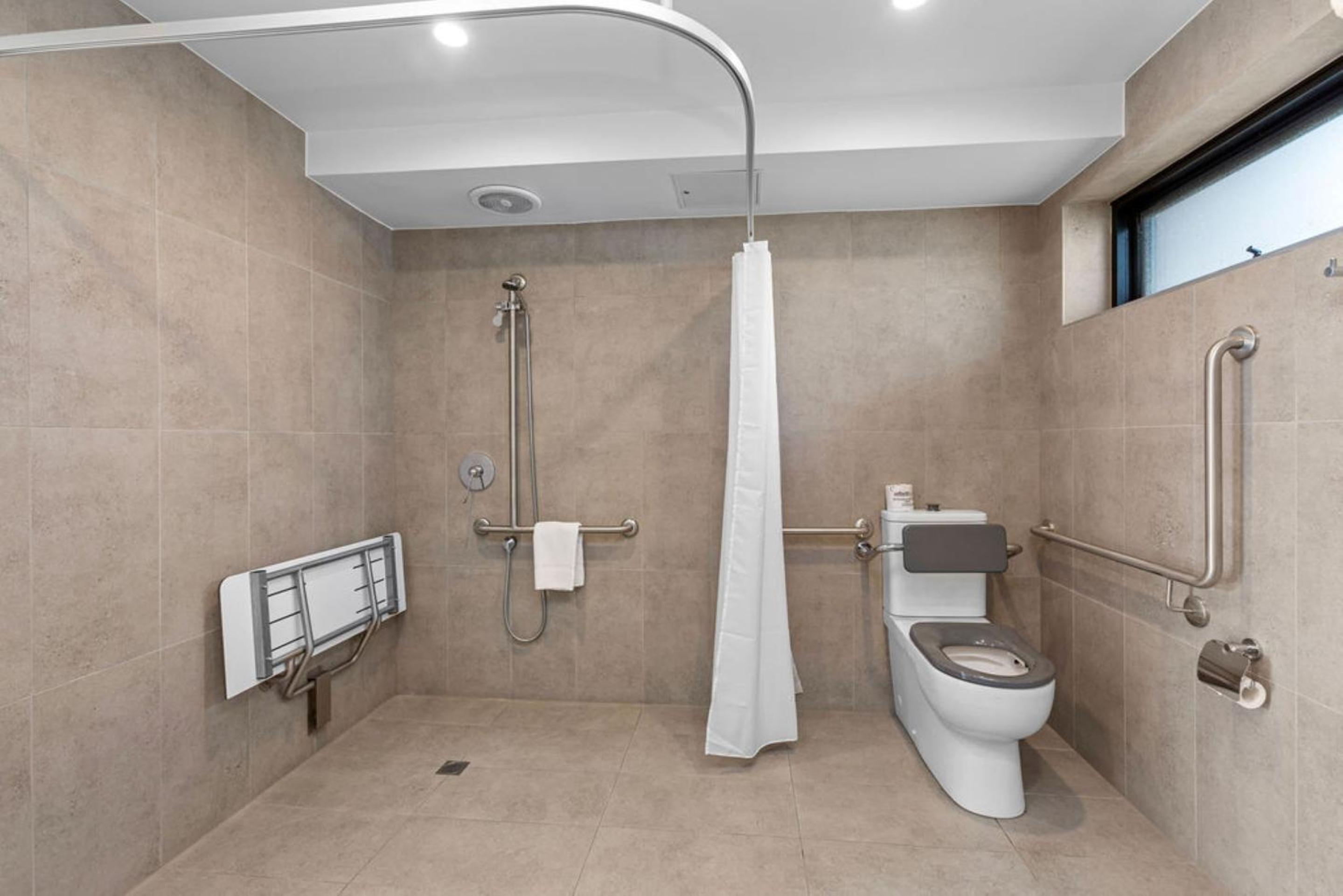 Accessible Apartment - Photo 8