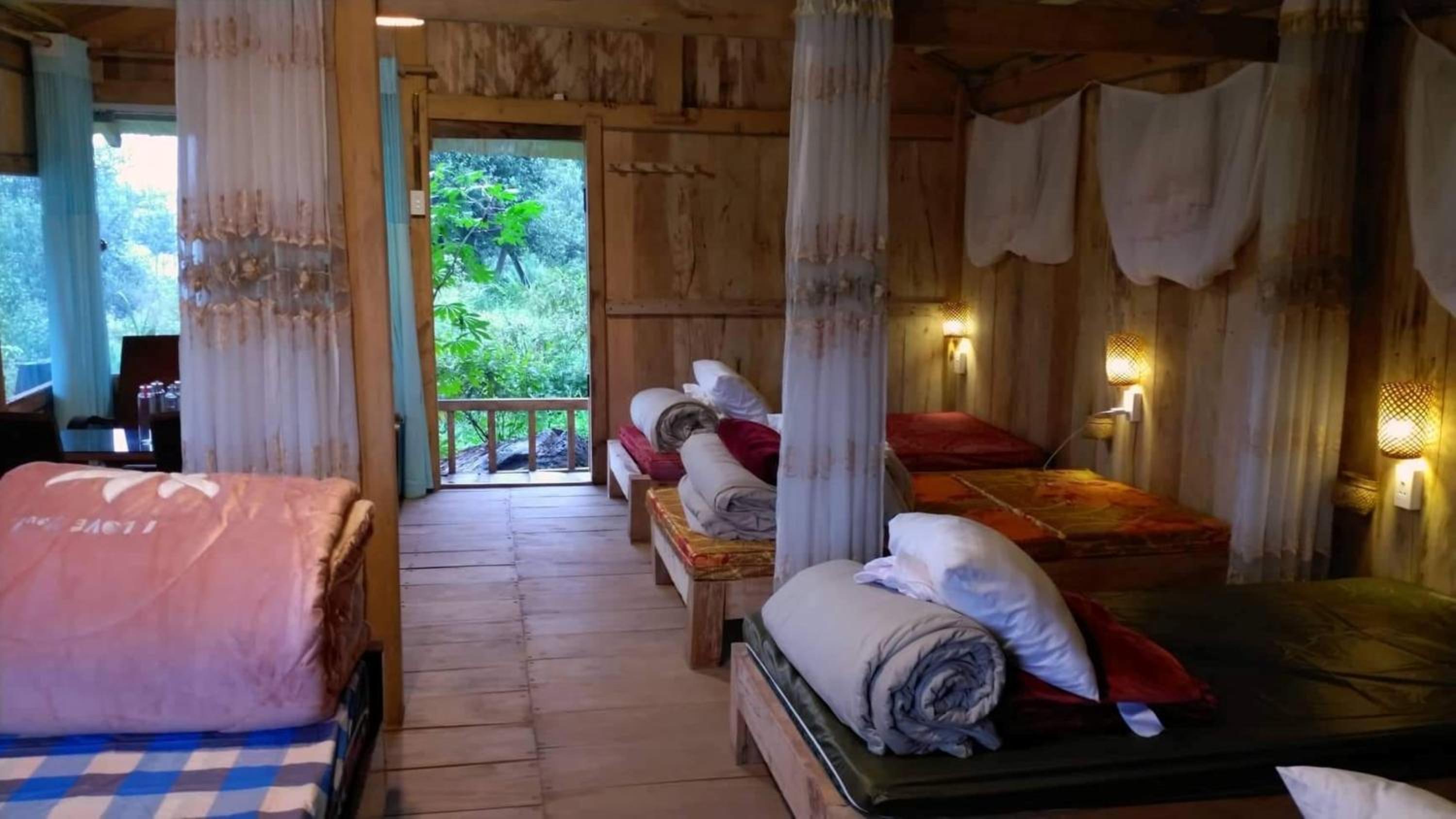 Deluxe Bungalow photo 2