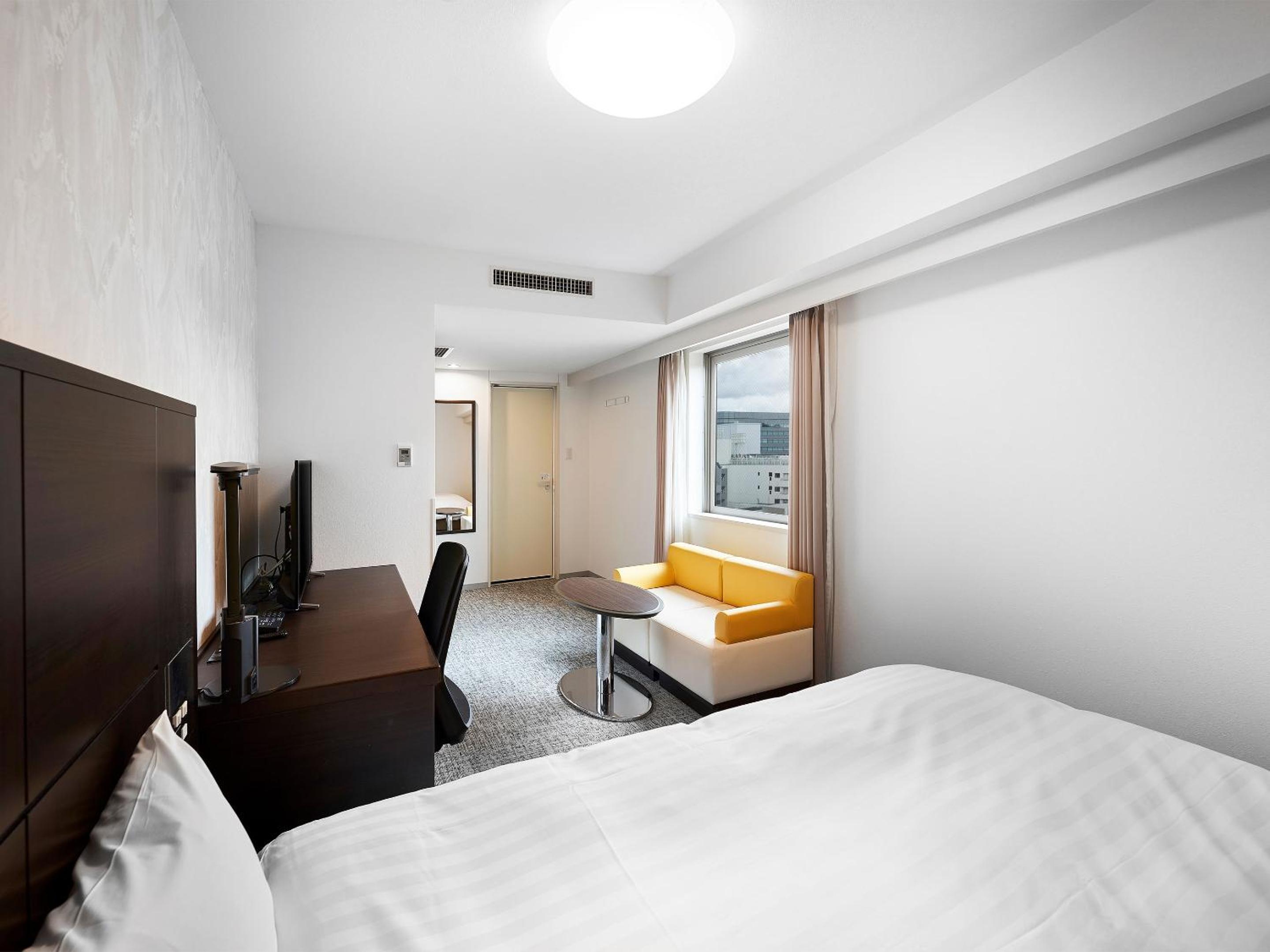 Deluxe Double Room - Smoking - Photo 3