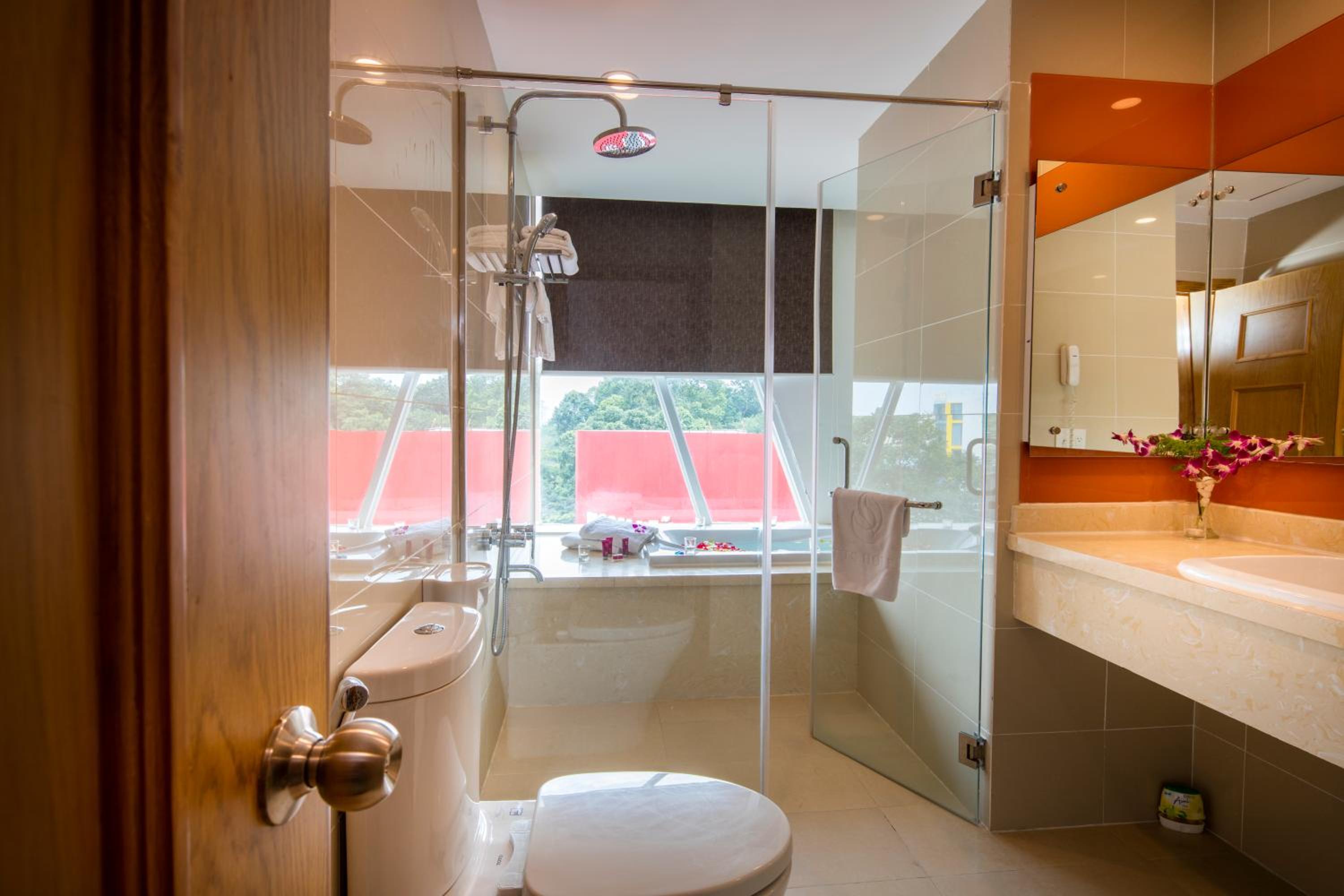 Suite with City View photo 2