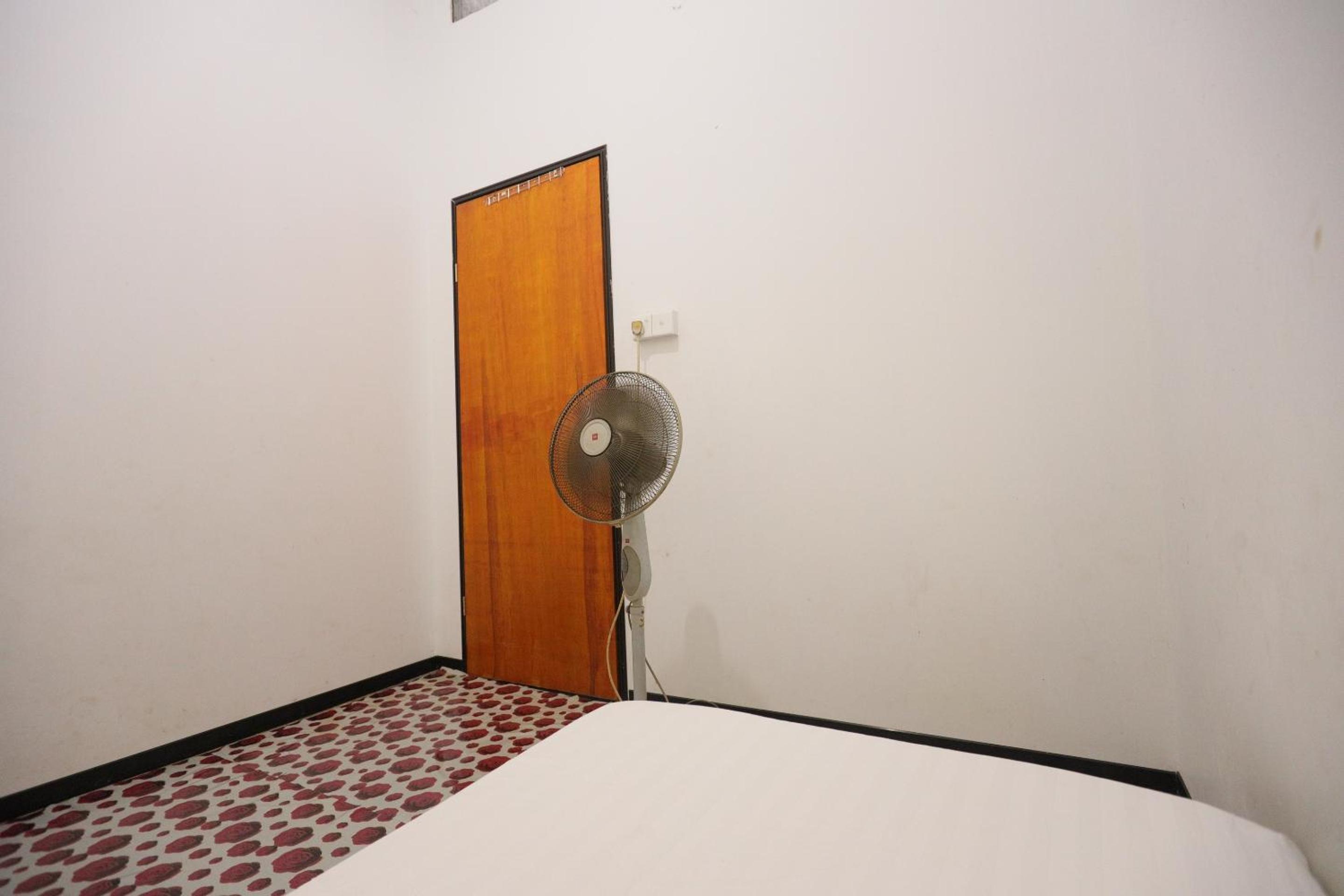 Double Room - Photo 9