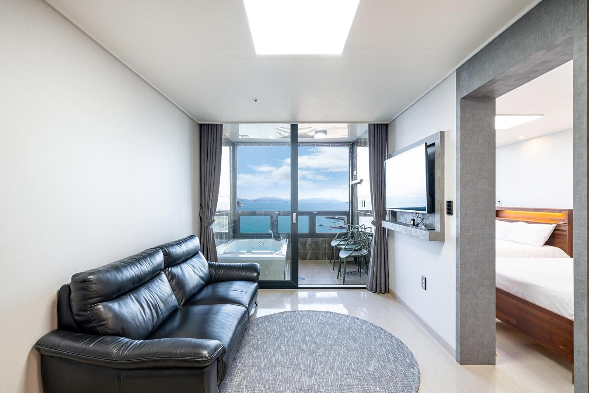 Family Room with Sea View 5FL photo 1