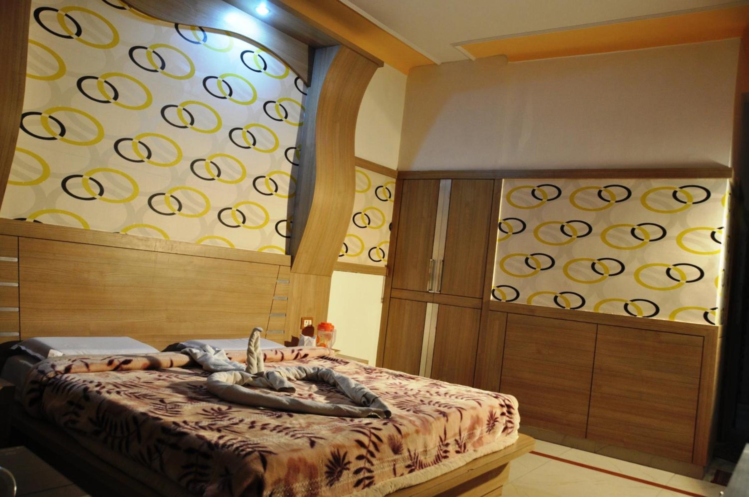 Superior King Suite photo 2