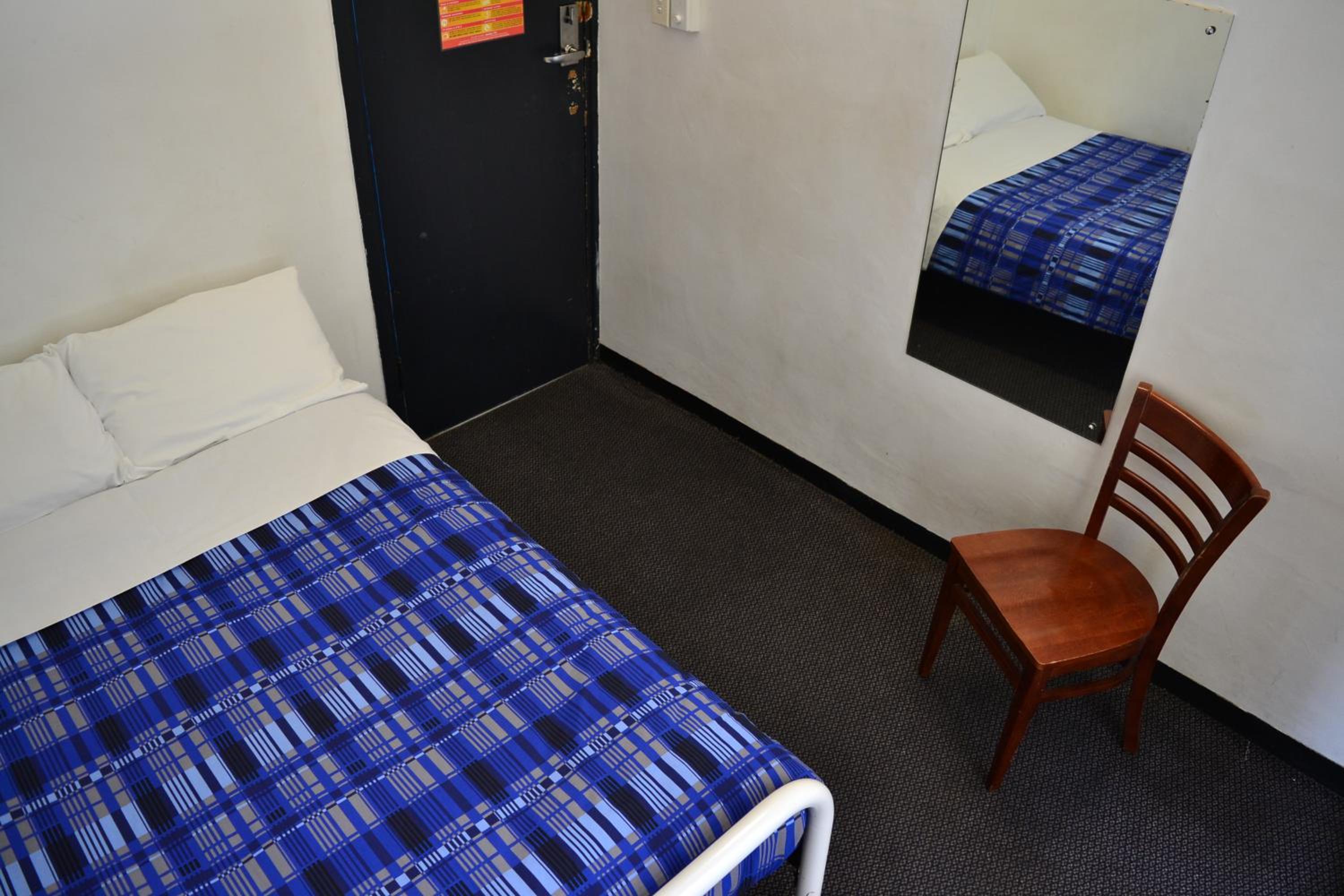 Double Room with Shared Bathroom photo 3